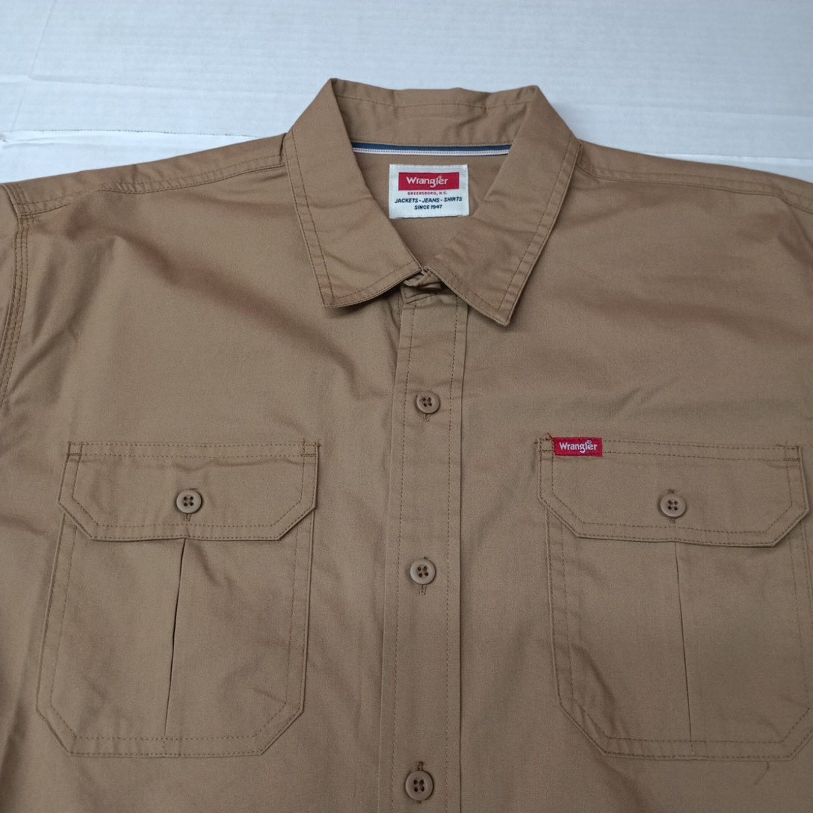 Wrangler Wrangler Big Men's Relaxed Fit Woven Shirt Size XL Brown Size US XL / EU 56 / 4 - 4 Thumbnail