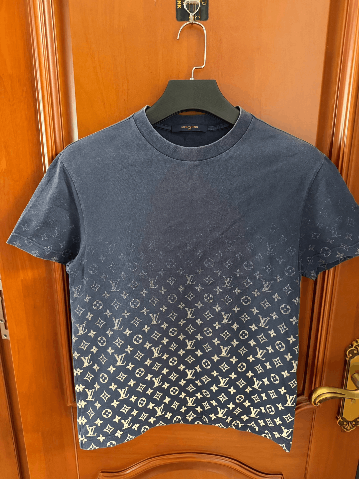 Louis Vuitton Louis Vuitton Retro Gradient Blue T-Shirt s Men Size US S / EU 44-46 / 1 - 1 Thumbnail
