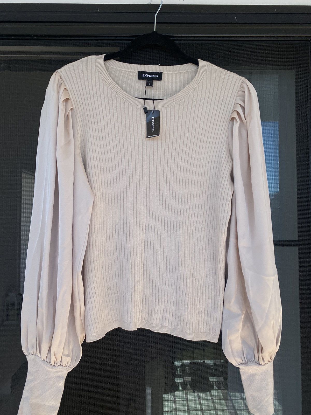 Express NWT Express Pleated Puff Lantern Satin Sleeve Knit Sweater Size L / US 10 / IT 46 - 2 Thumbnail