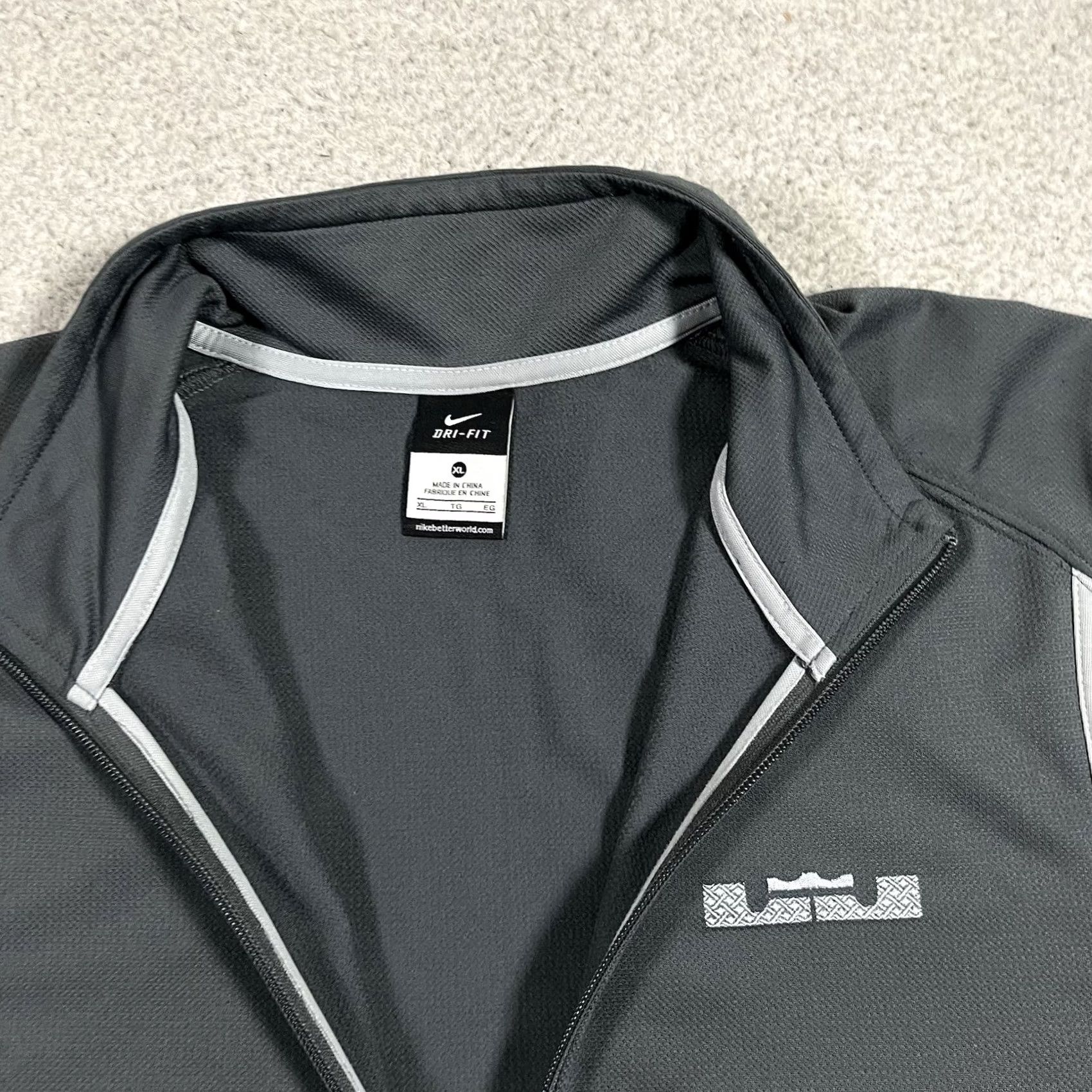 Nike Nike Jacket Mens XL Gray Lebron James Full Zip Track Basketball Dri-Fit Logo Size US XL / EU 56 / 4 - 2 Thumbnail