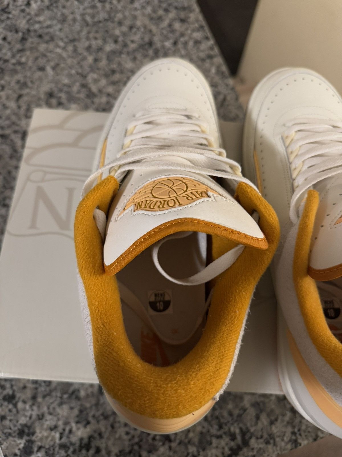Jordan Brand × Nike Jordan 2 Lowtop Craft Melon (DV9956-118) Size 10 Size US 10 / EU 43 - 7 Thumbnail