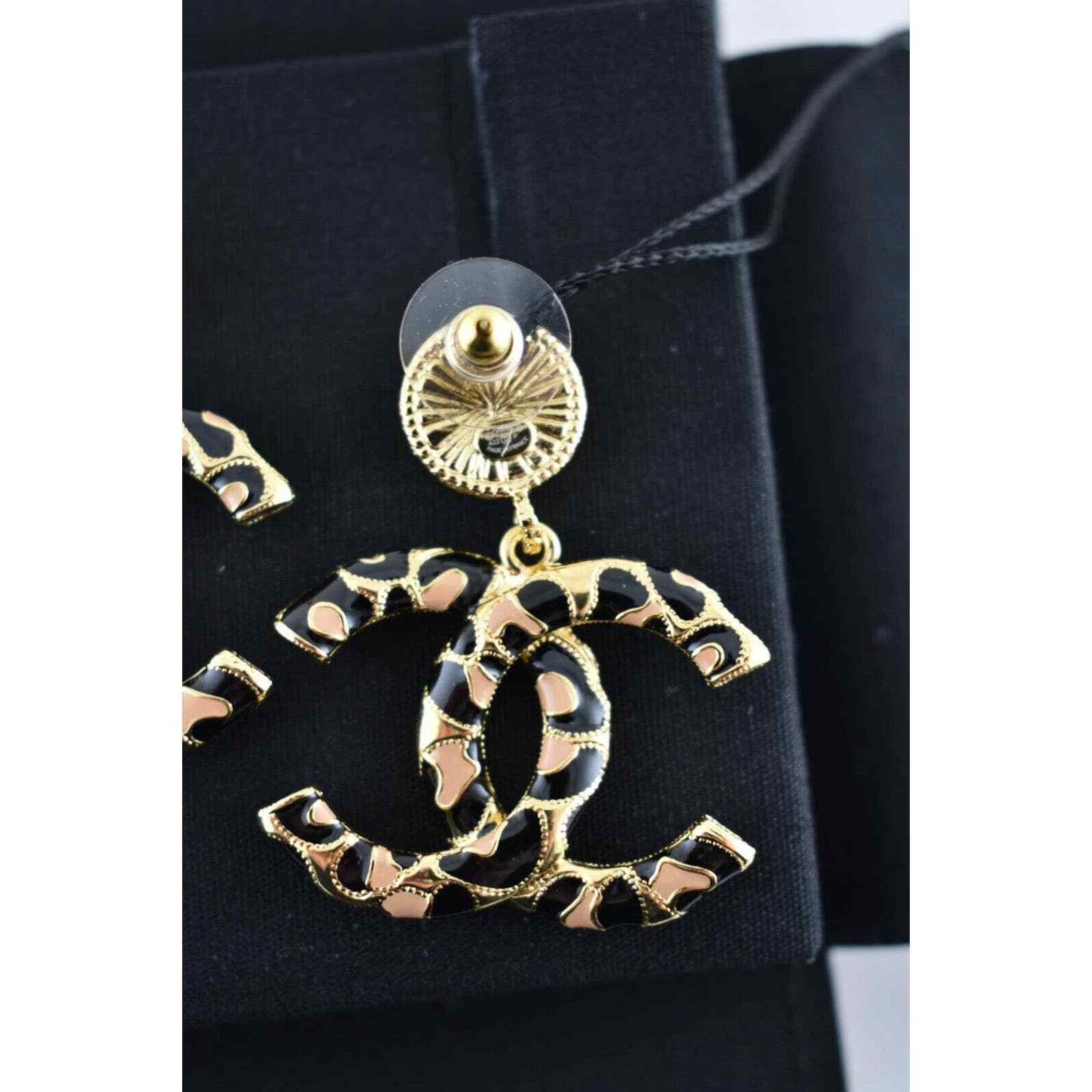 Chanel Chanel Gold Beige Pearl CC Dangle Drop Statement Earring Size ONE SIZE - 11 Thumbnail