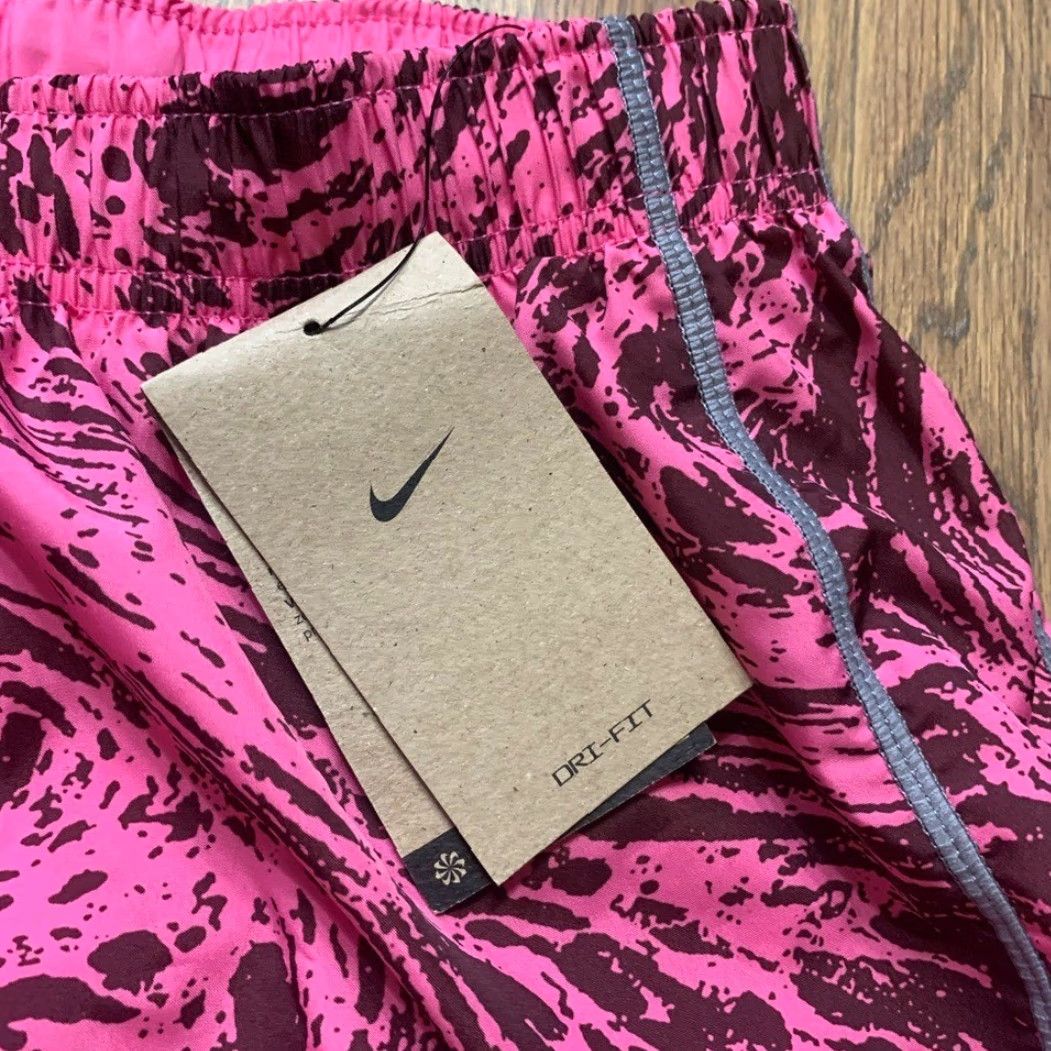 Nike Nike Shorts Pink M Women's Regular Athletic NWT Size 32" / US 10 / IT 46 - 3 Thumbnail