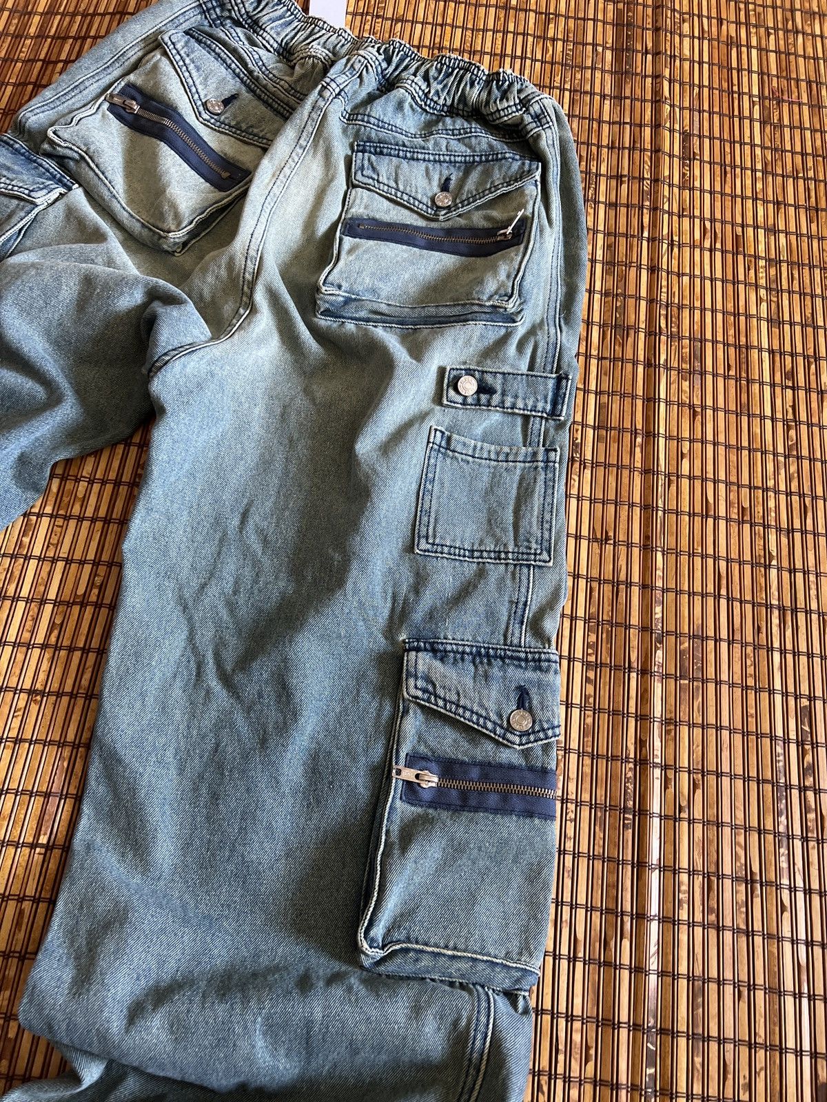 EB Denim EB Denim Cargo Pants in Light Blue Wash Denim New with Tags Size 34" / US 12 / IT 48 - 7 Thumbnail