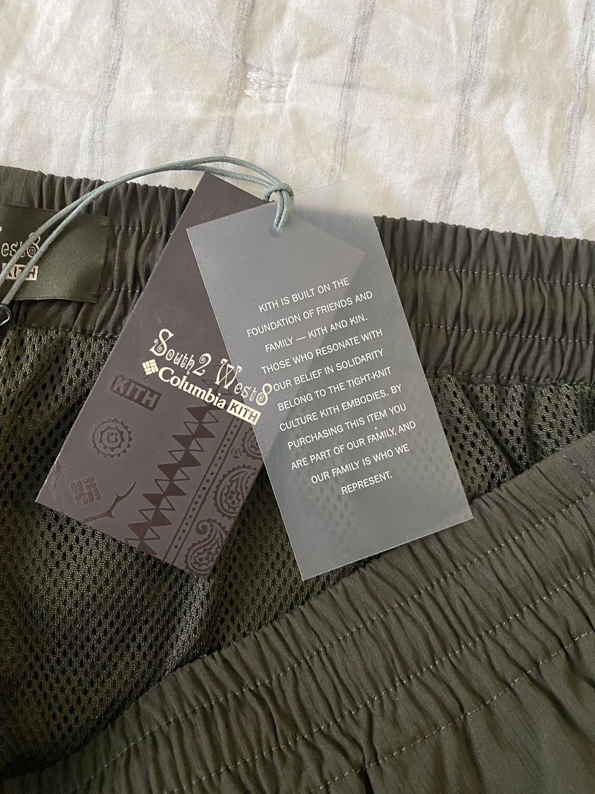 Columbia × Kith Kith x South2West8 x Columbia Zipped Trail Short NWT Size US 38 / EU 54 - 7 Thumbnail