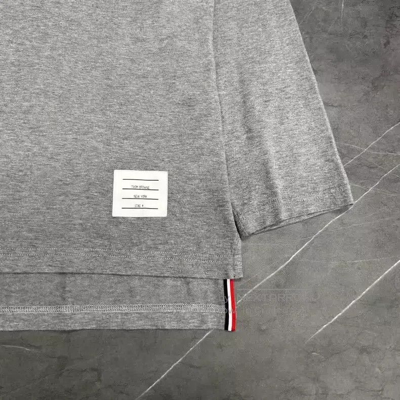Thom Browne Thom Browne Gray four-barrel long sleeves Size US XL / EU 56 / 4 - 5 Thumbnail