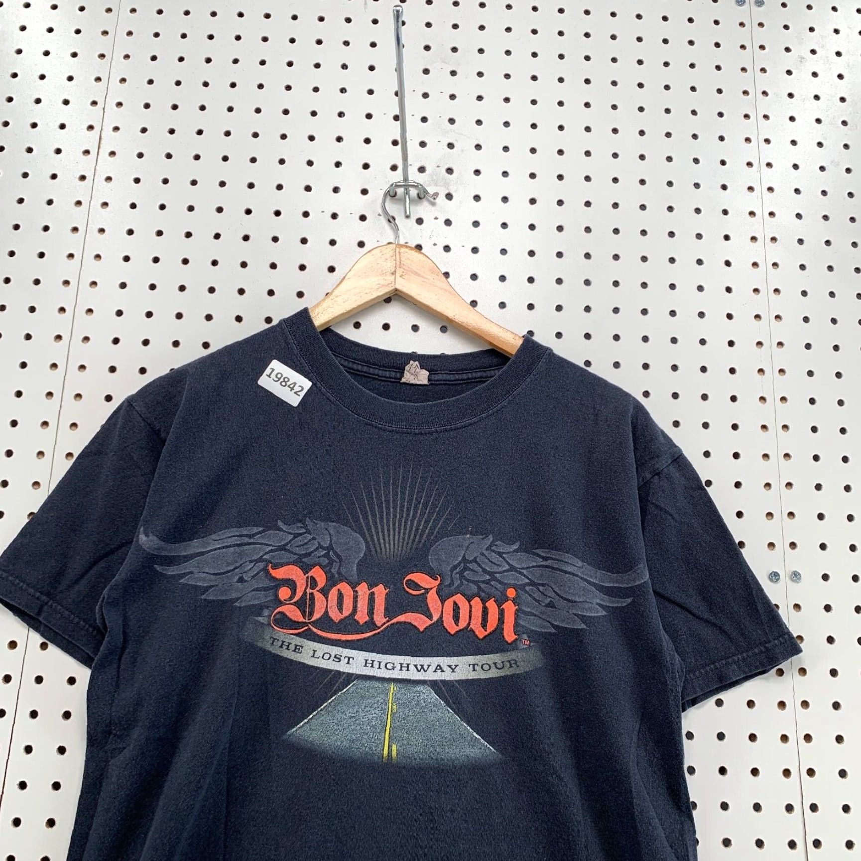 Anvil VINTAGE Bon Jovi Tour T-Shirt Mens M Black Rock Music Band The Lost Highway 2008 Short Sleeve Classic Tee Size US M / EU 48-50 / 2 - 3 Thumbnail