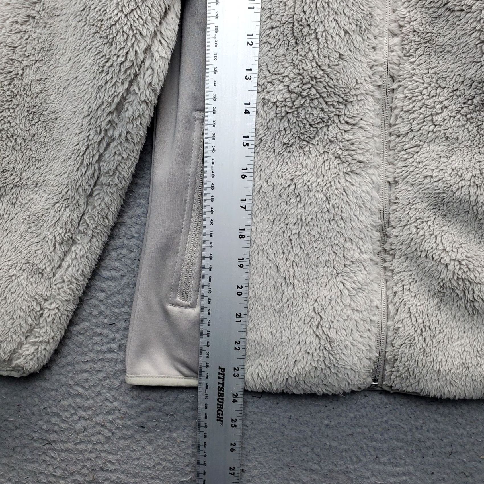 Logo 7 Columbia Womens XS Teddy Fleece Jacket Gray Full Zip Logo EUC - Outdoor, Regular Fit, Pockets, Breathable, 100% Polyester Jacket Size XS / US 0-2 / IT 36-38 - 3 Thumbnail