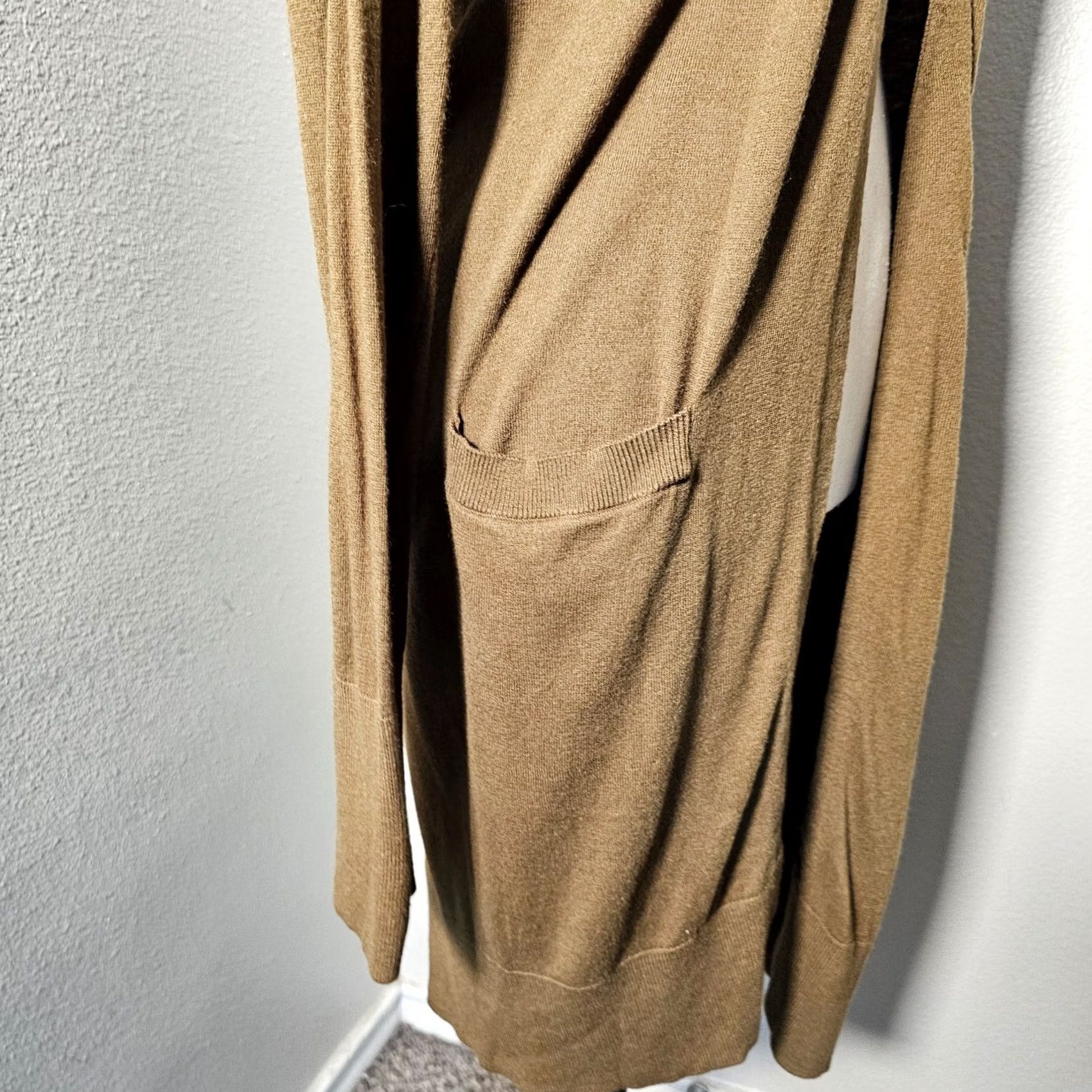 Vintage VINTAGE? Halogen Women's Cardigan Sweater Open Front Knee Length Green Brown Pockets Size 1 Regular Knit Long Sleeve Shown Measurements Size XS / US 0-2 / IT 36-38 - 6 Thumbnail