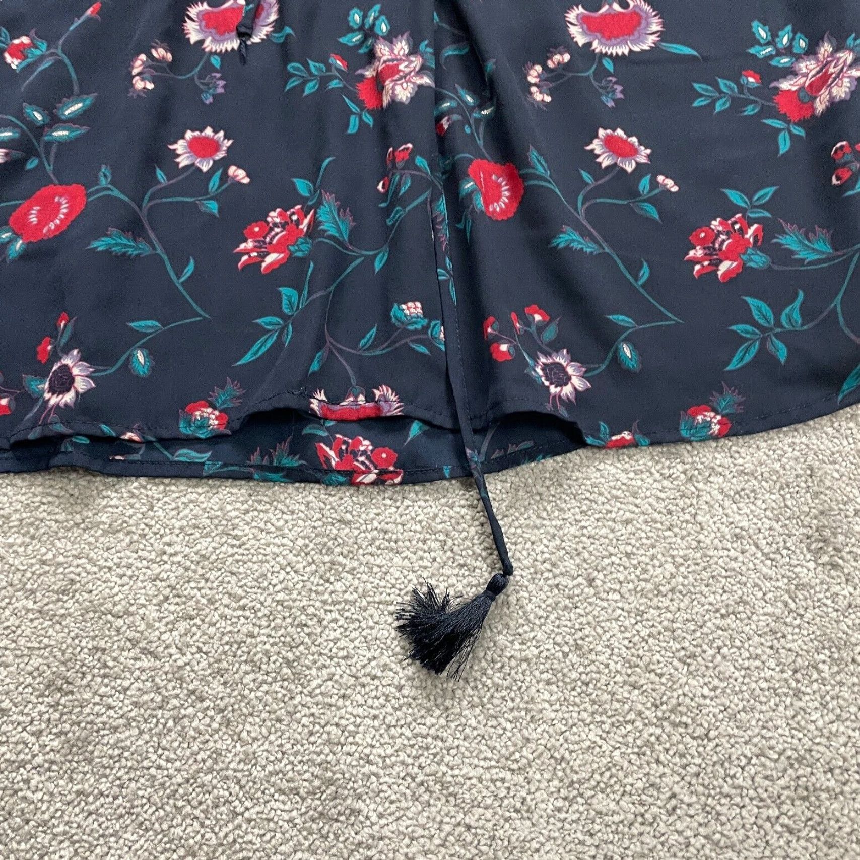 Faded Glory Faded Glory Tunic Blouse 2XL Navy Blue Floral Tasseled Long Sleeve Casual Womens Size XXL / US 16-18 / IT 52-54 - 4 Thumbnail