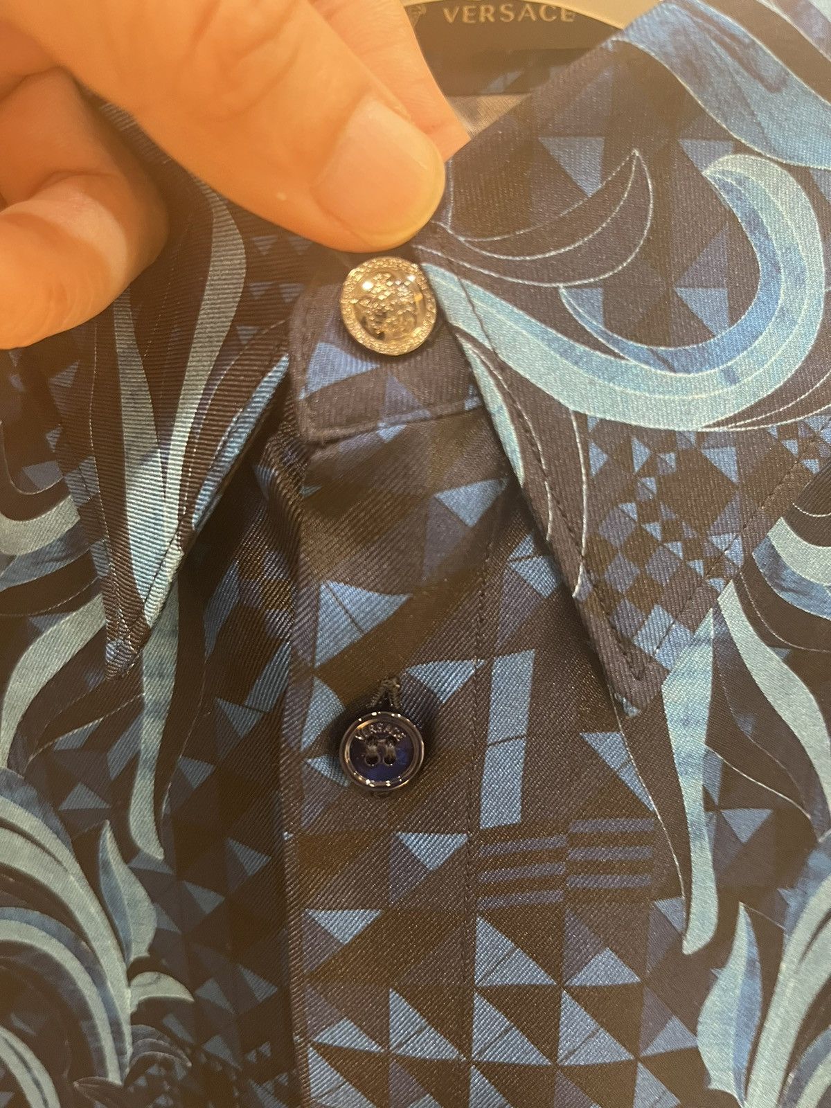 Versace hand drawn Barocco print silk shirt collar size40 Size US M / EU 48-50 / 2 - 7 Thumbnail