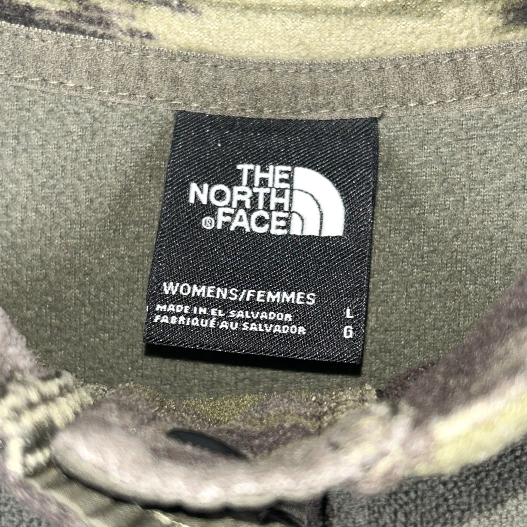The North Face The North Face Pullover Sweatshirt Womens Large Green Camouflage Fleece 1/4 Snap Long Sleeve Mock Logo Outdoor Winter Fall Spring Hiking Walking Size L / US 10 / IT 46 - 3 Thumbnail