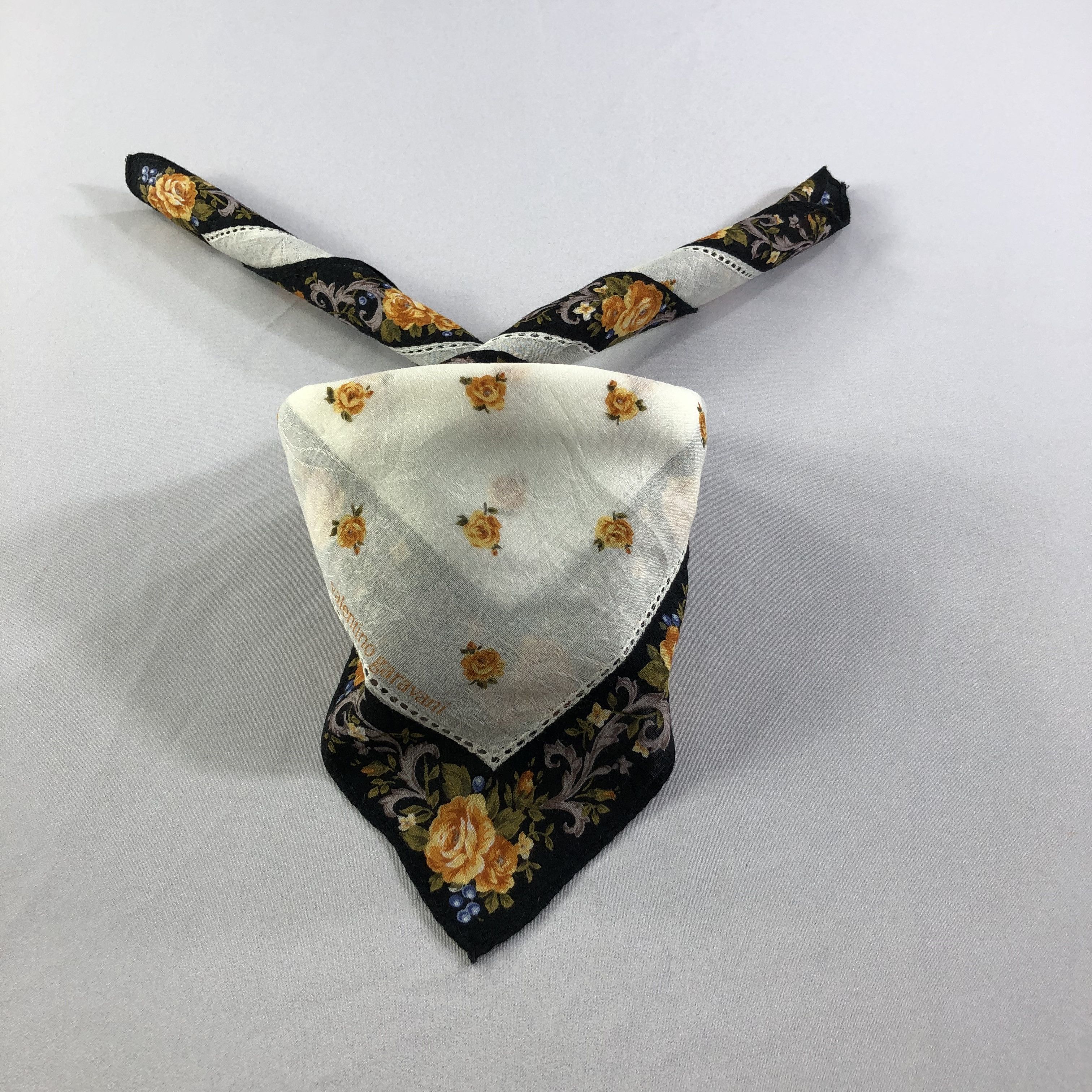Vintage VaLENTino GarAVAni Handkerchief Neckerchief Bandana H2193 Size ONE SIZE - 1 Thumbnail