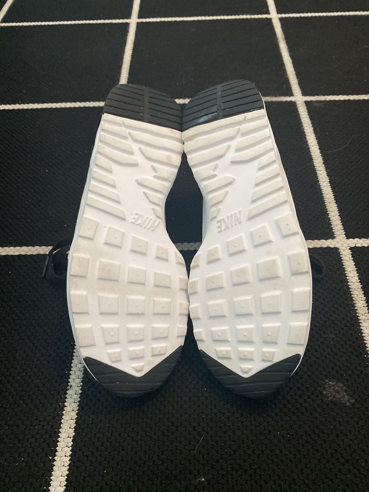Nike Nike Air Max Thea Size US 8 / EU 41 - 5 Thumbnail
