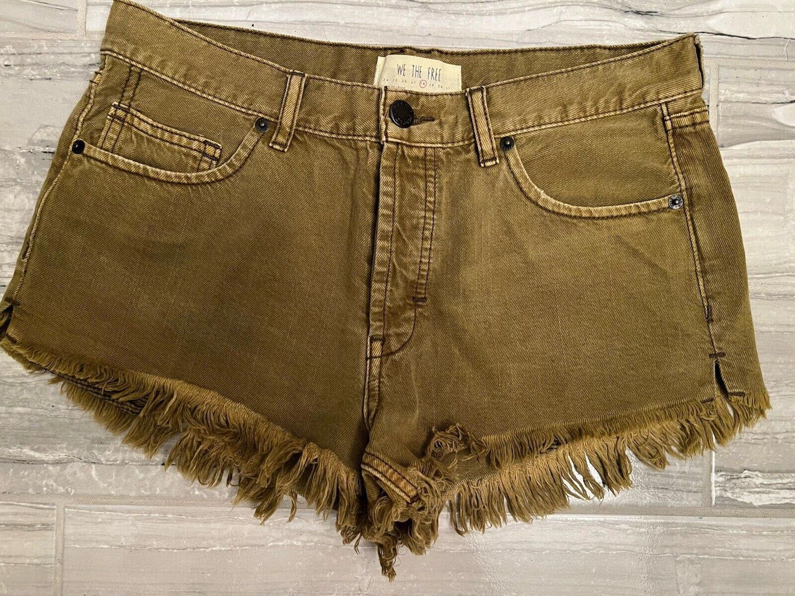 Free People Free People We the Free Cutoff Raw Hem Shorts Button Fly Size 28" / US 6 / IT 42 - 1 Thumbnail