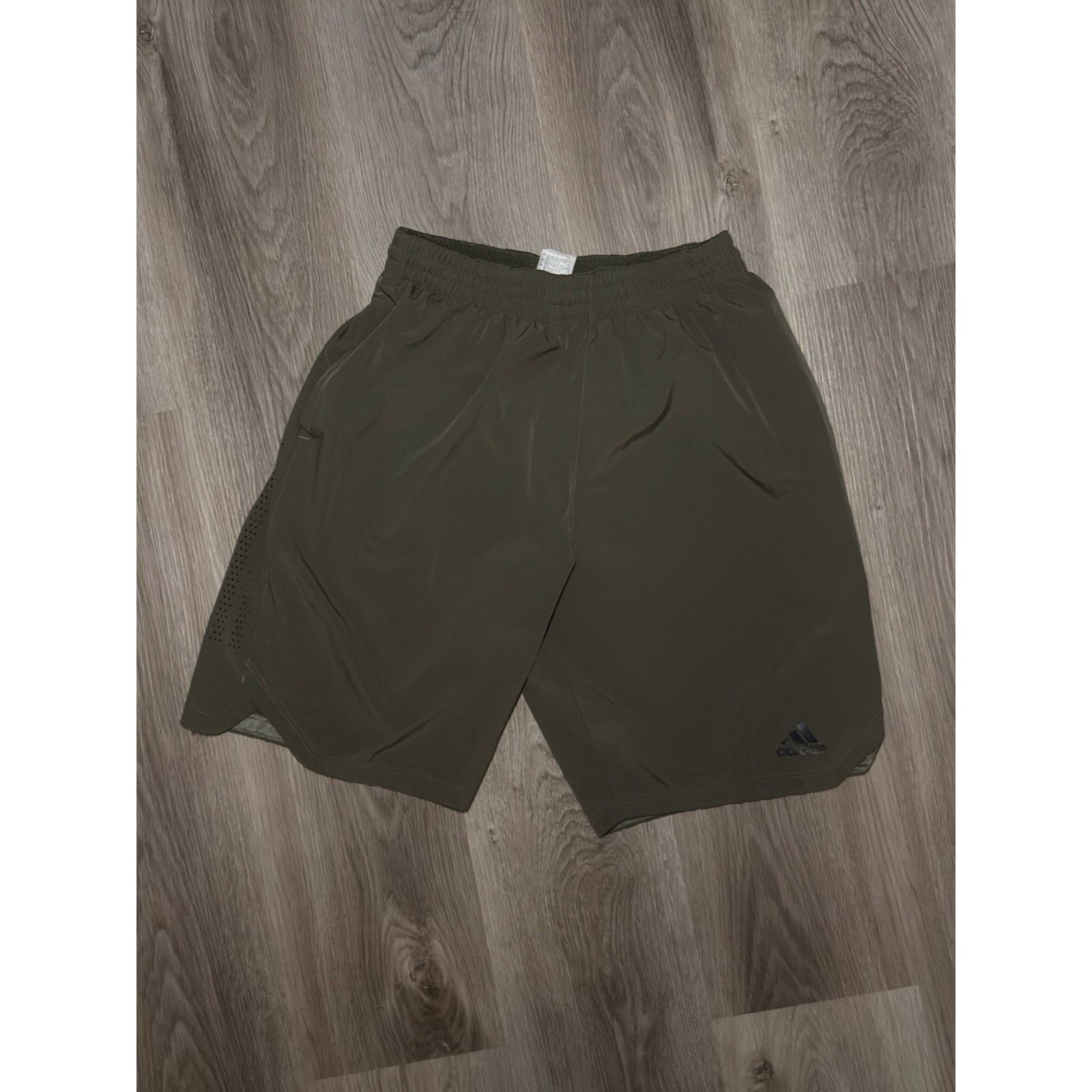 Adidas Adidas Green Shorts 9inch Inseam (J2) Size US 30 / EU 46 - 1 Thumbnail