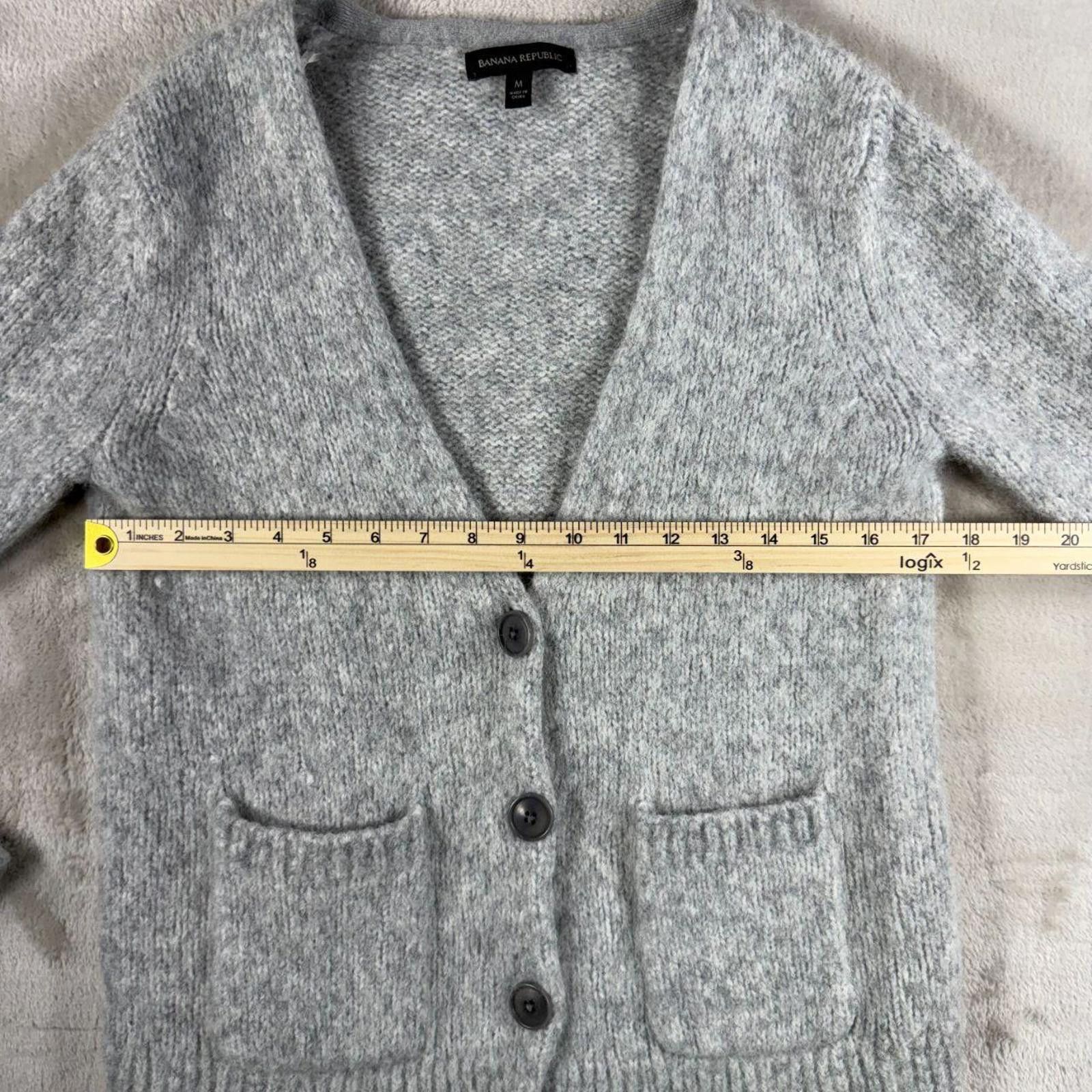 Banana Republic Banana Republic Cardigan Women's M Grey V-Neck Knit Size M / US 6-8 / IT 42-44 - 5 Thumbnail