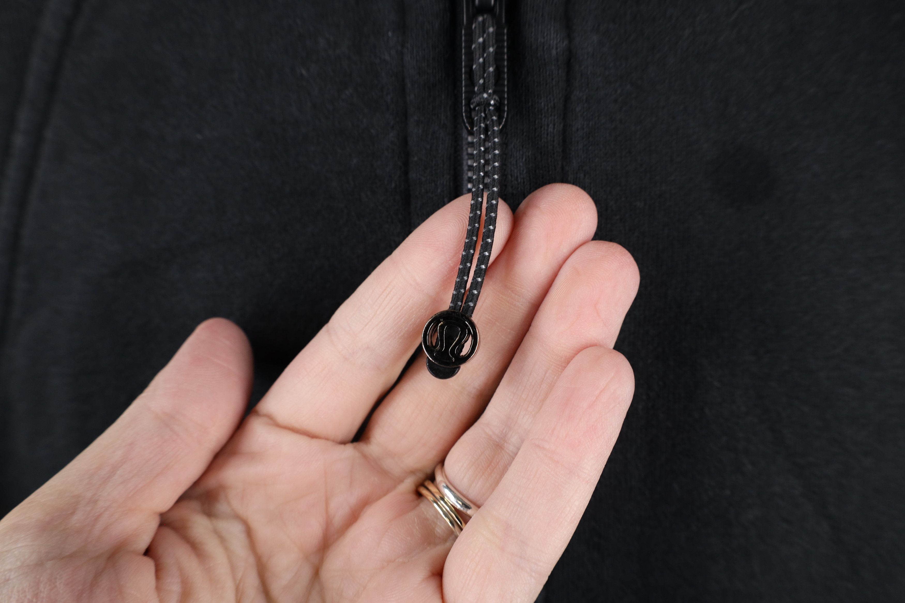 Lululemon × Vintage Lululemon Distressed Heavyweight Cropped Scuba Hoodie Black Size XS / US 0-2 / IT 36-38 - 5 Thumbnail