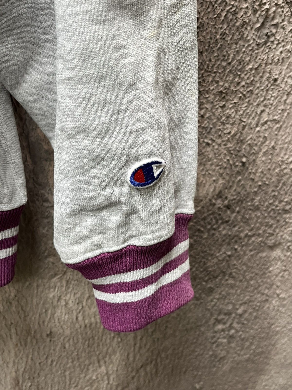 Champion 90's Champion Reverse Weave emboirdered Size US M / EU 48-50 / 2 - 3 Thumbnail