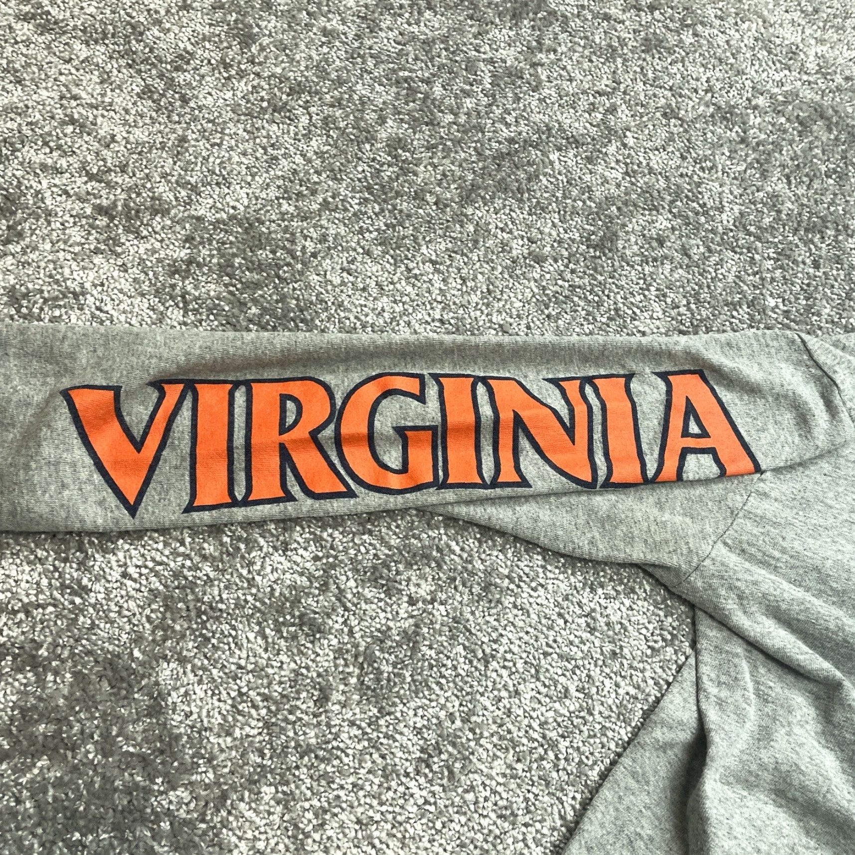 Delta Delta Womens Small Long Sleeve Basic T-Shirt Light Gray Virginia’s Cavaliers Shirt Womens Small Gray 90s? Size S / US 4 / IT 40 - 7 Thumbnail