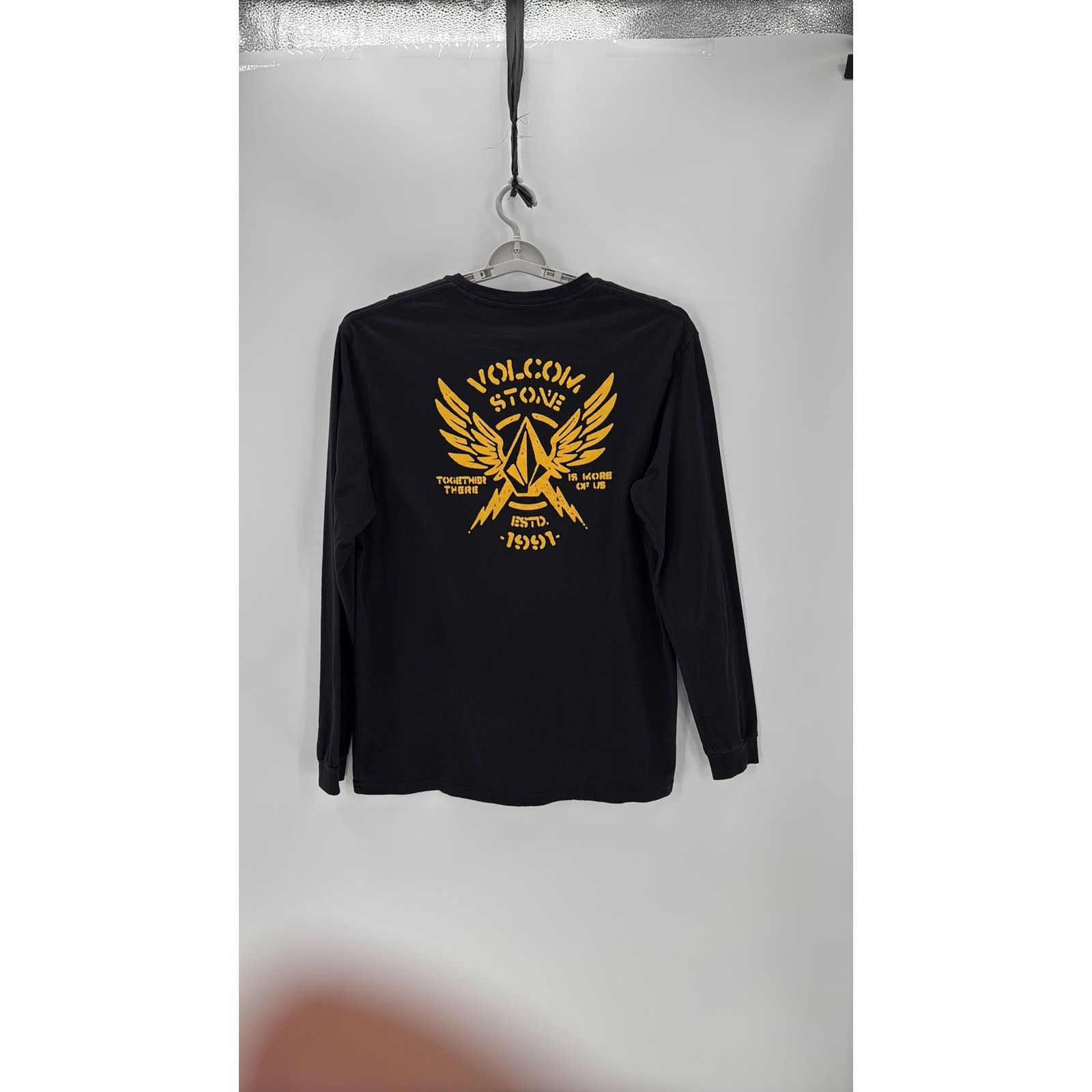 Volcom Volcom graphic front back long sleeve T shirt sz xl cotton Size US XL / EU 56 / 4 - 7 Thumbnail