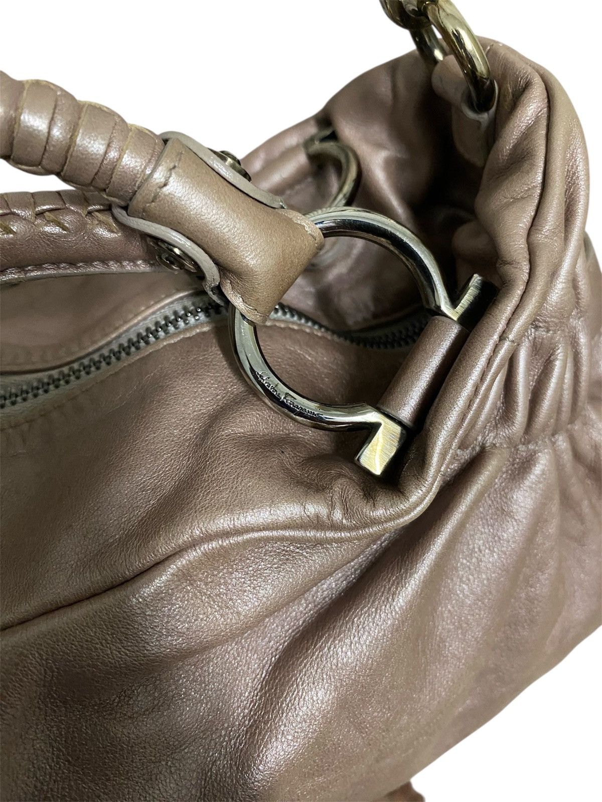 Salvatore Ferragamo Luxury Salvatore Ferragamo Leather Handbag – Iconic Designer Size ONE SIZE - 6 Thumbnail