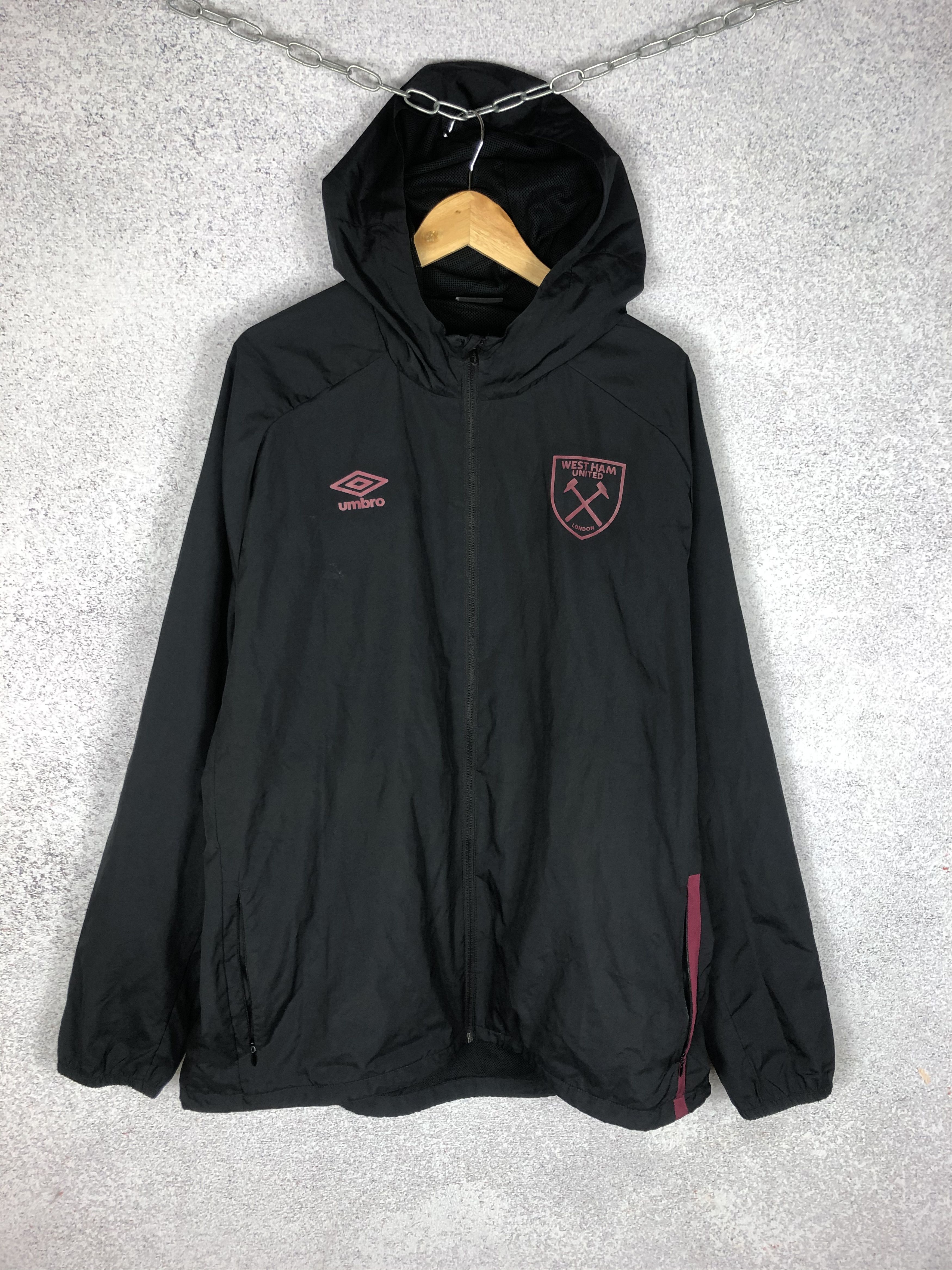 Umbro Vintage Umbro West Ham Soccer Light Jacket Football Kit Size US XXL / EU 58 / 5 - 1 Thumbnail