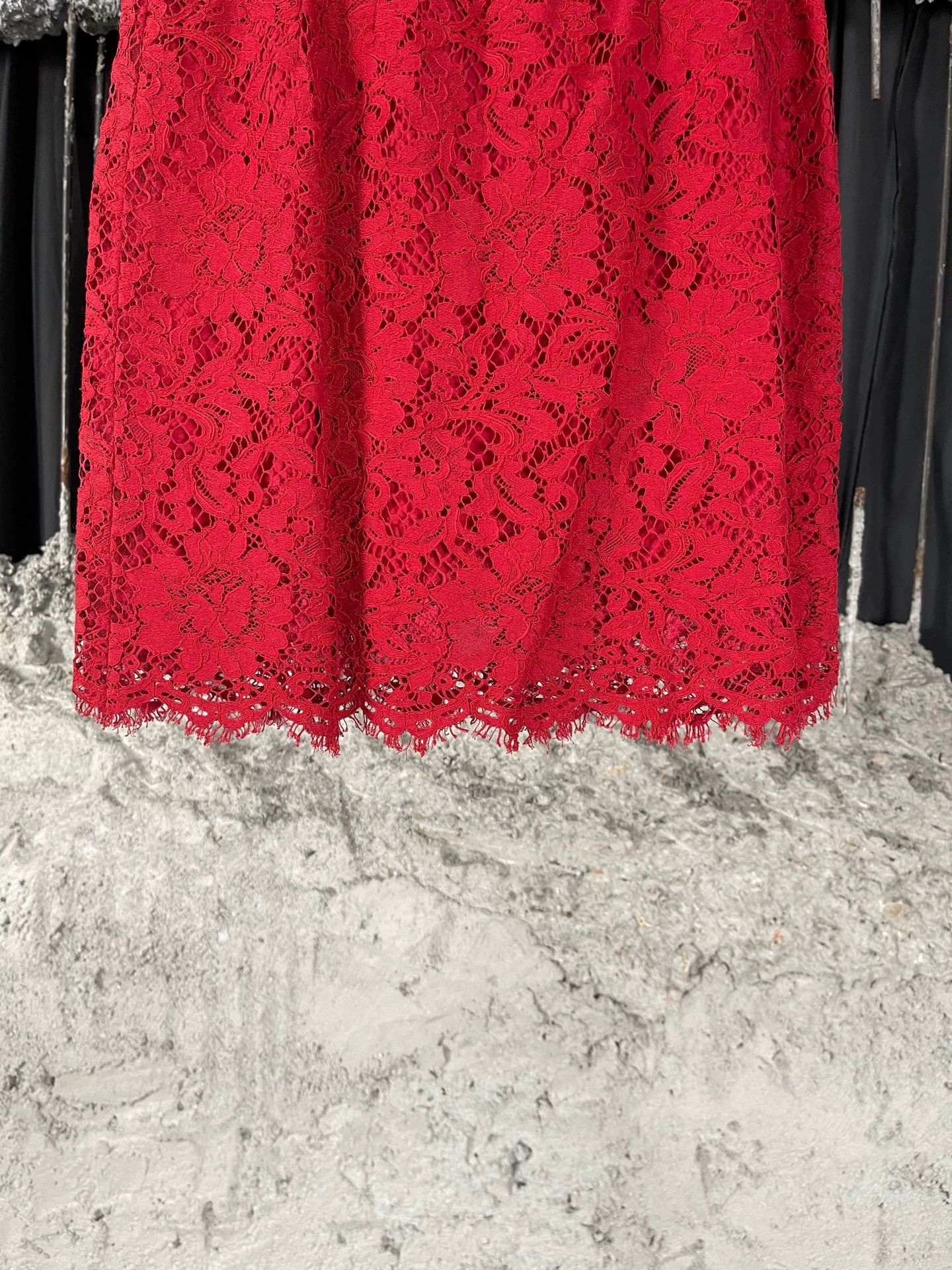 Dolce & Gabbana DG lace mini skirt women's size 38 Size 26" / US 2 / IT 38 - 4 Thumbnail