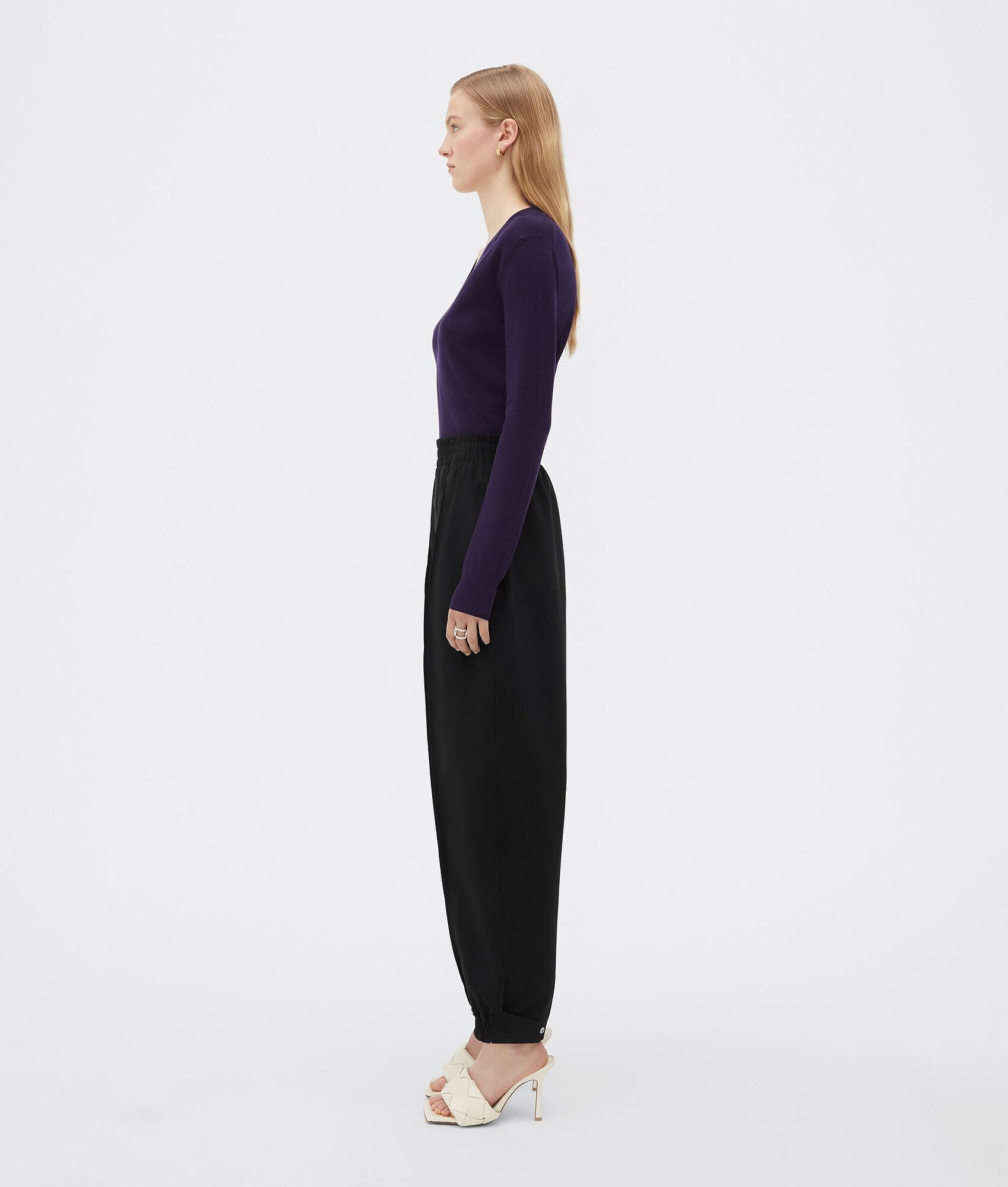 Bottega Veneta o1n1vont0325 Stretch Wool Sweater in Midnight Size L / US 10 / IT 46 - 2 Thumbnail