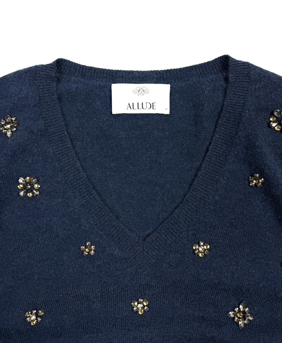 Allude Allude Cashmere Wool Crystal Flower V-neck Knit Sweater L Size L / US 10 / IT 46 - 11 Thumbnail