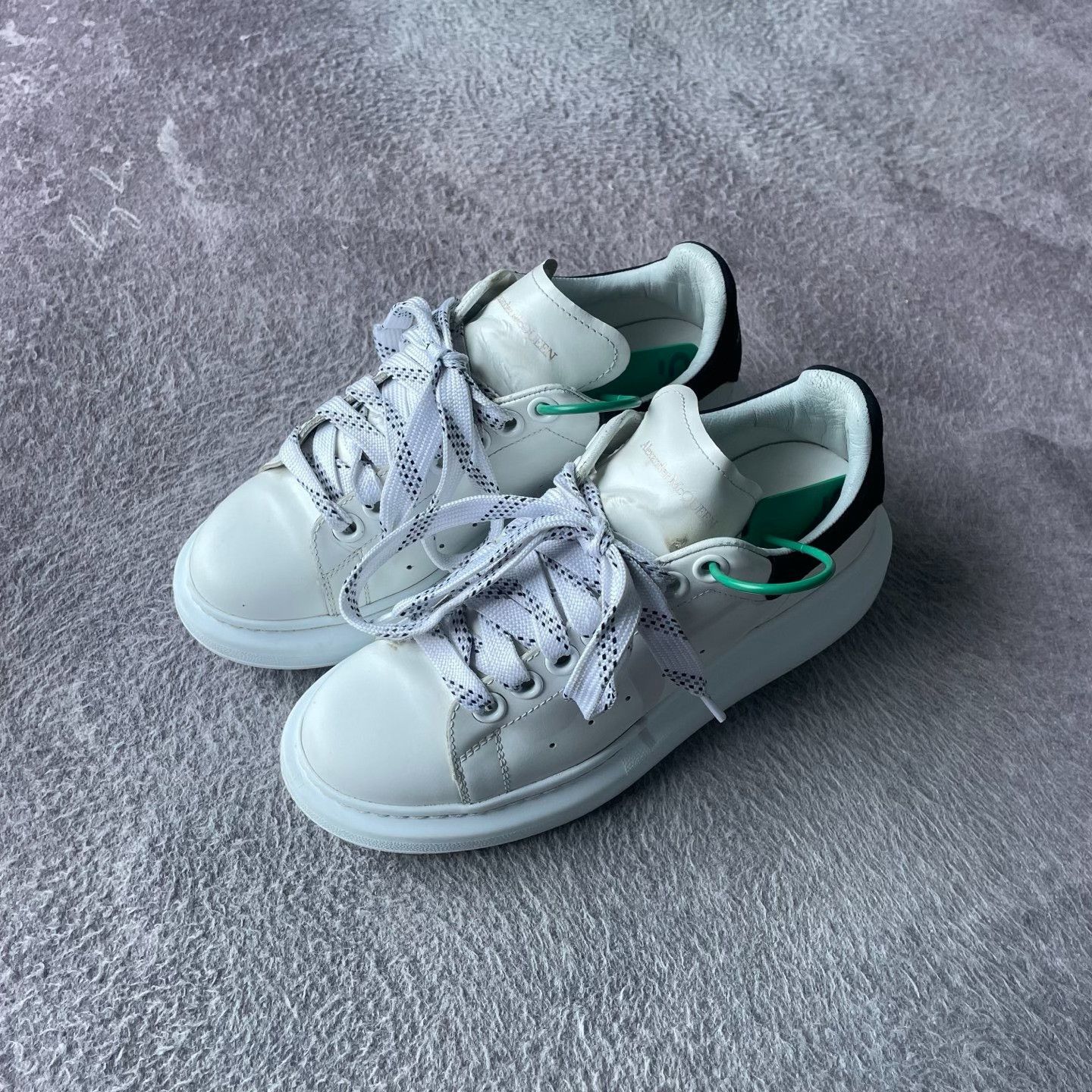 Alexander McQueen Alexander McQueen White Lowtop Sneakers 36 Women Size US 6 / IT 36 - 1 Thumbnail