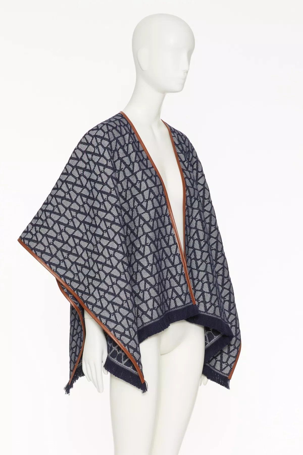 Valentino oc11z0725 Size:OS/ Poncho in Navy Blue Size S / US 4 / IT 40 - 3 Thumbnail