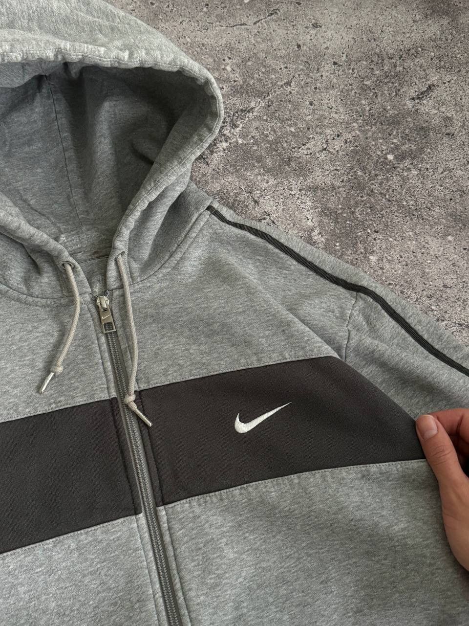 Nike Vintage Nike Swoosh Y2K oversized grey hoodie Size US XL / EU 56 / 4 - 6 Thumbnail