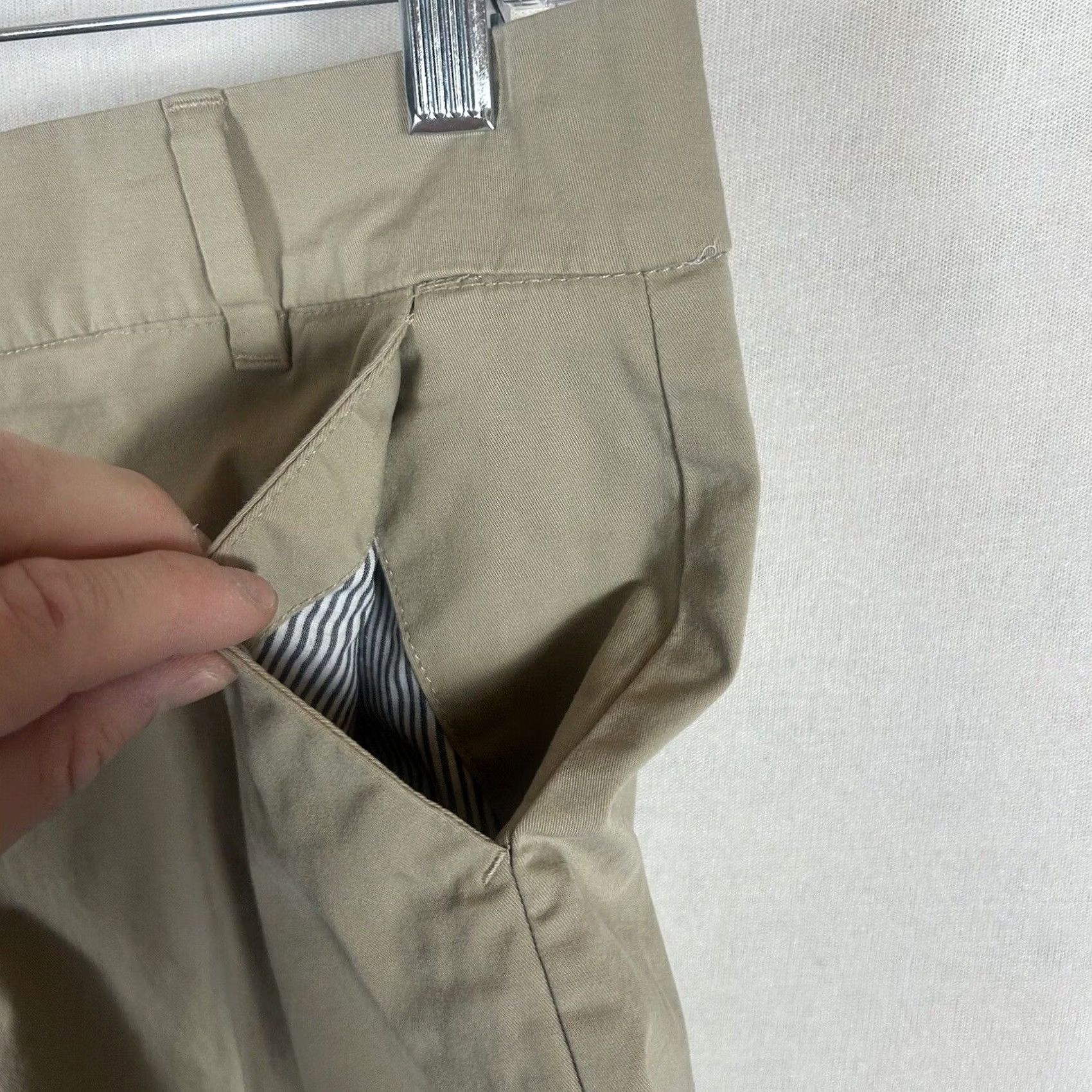 Tommy Hilfiger Tommy Hilfiger Bermuda Shorts Womens Size 6 Beige Stretch Mid-Rise Cotton Size 28" / US 6 / IT 42 - 5 Thumbnail