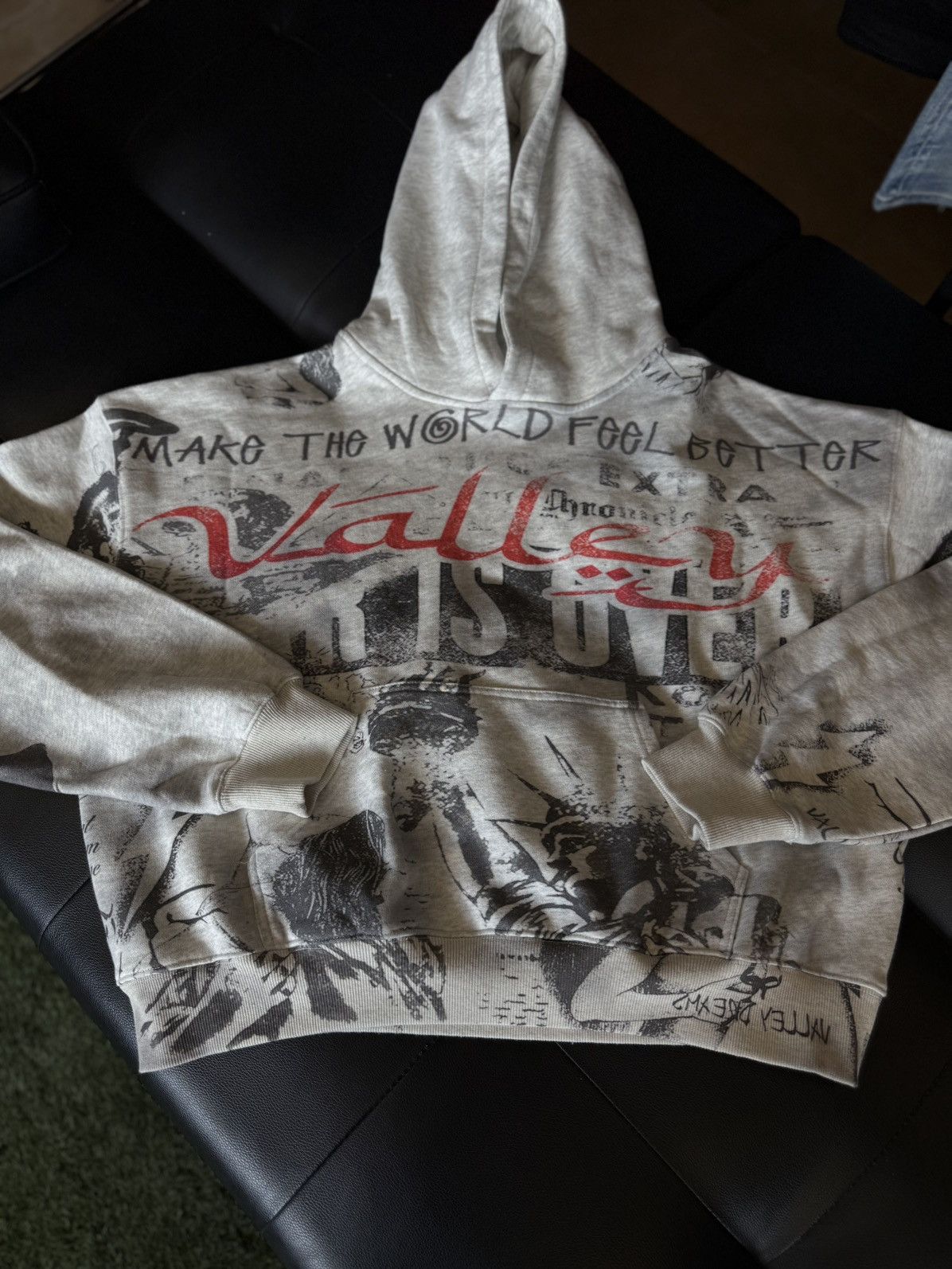 Vale Vale Valley Mural Pullover Hoodie Size Medium (NEW) Size US M / EU 48-50 / 2 - 2 Thumbnail