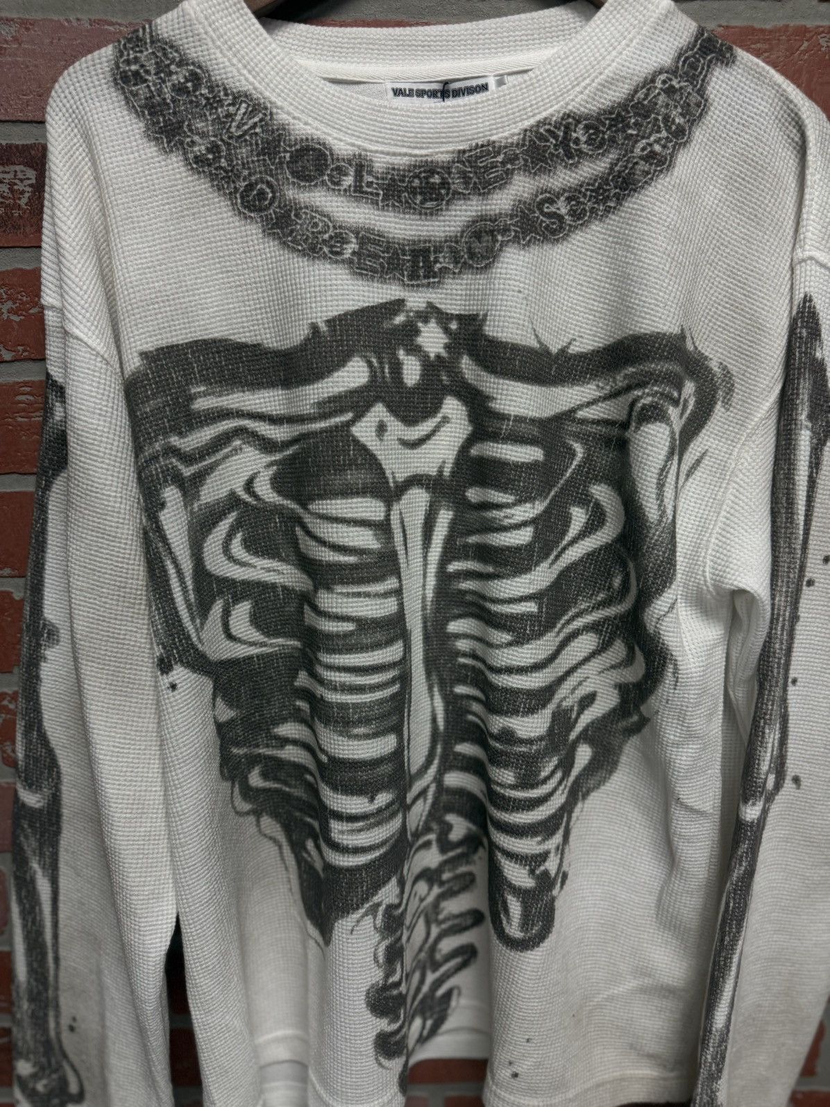Vale Valley Long Sleeve Bone Tee Shirt Size L (New) Size US L / EU 52-54 / 3 - 5 Thumbnail