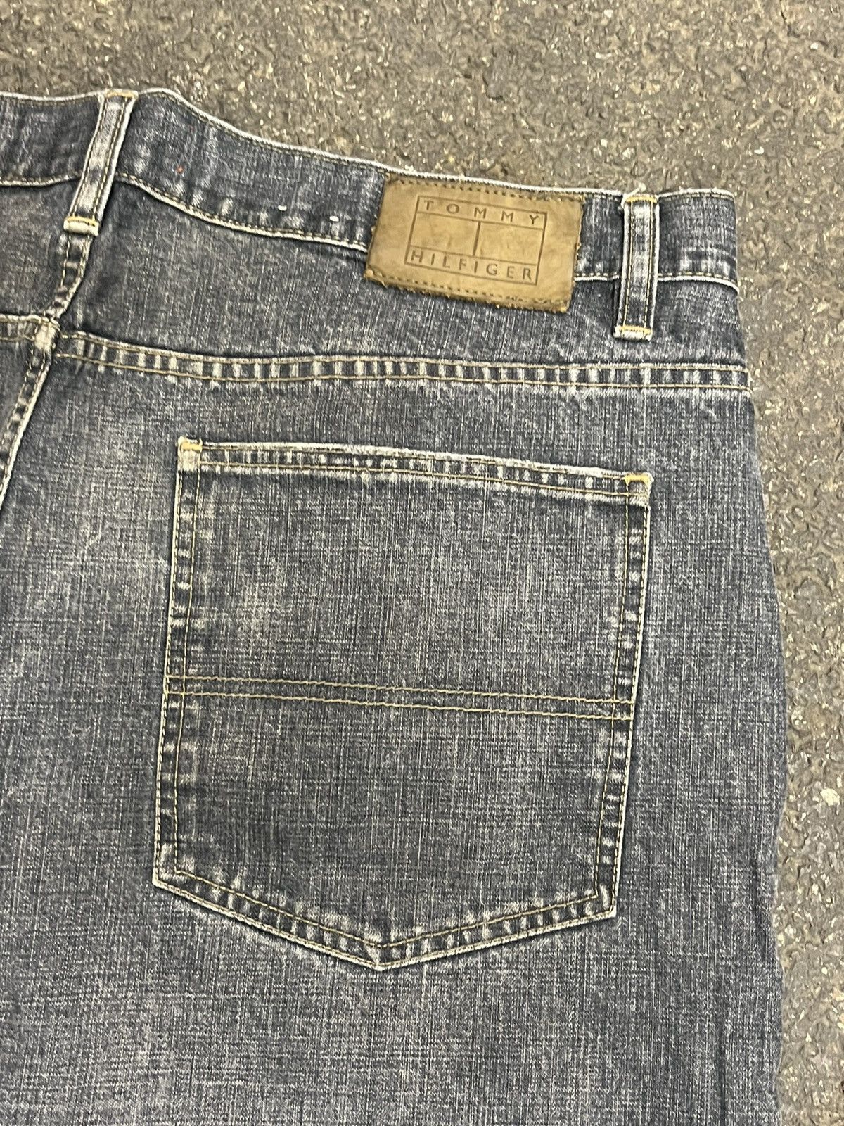 Tommy Hilfiger × Vintage Baggy fit Tommy Hilfiger y2k denim wide leg skater hype rare Size US 38 / EU 54 - 3 Thumbnail