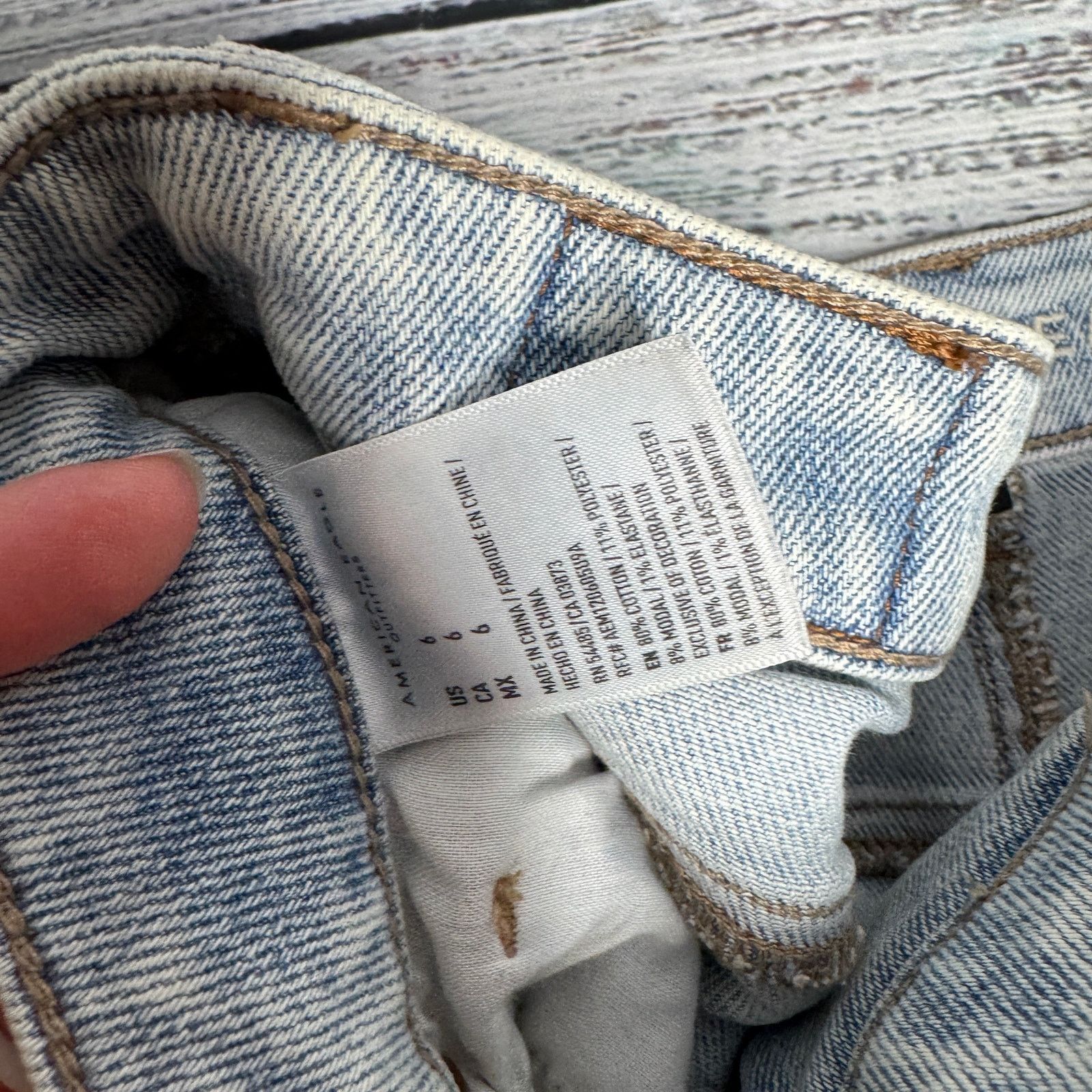 American Eagle Outfitters American Eagle AE Stretch Mom Shorts Distressed - Size 6 Size 28" / US 6 / IT 42 - 3 Thumbnail