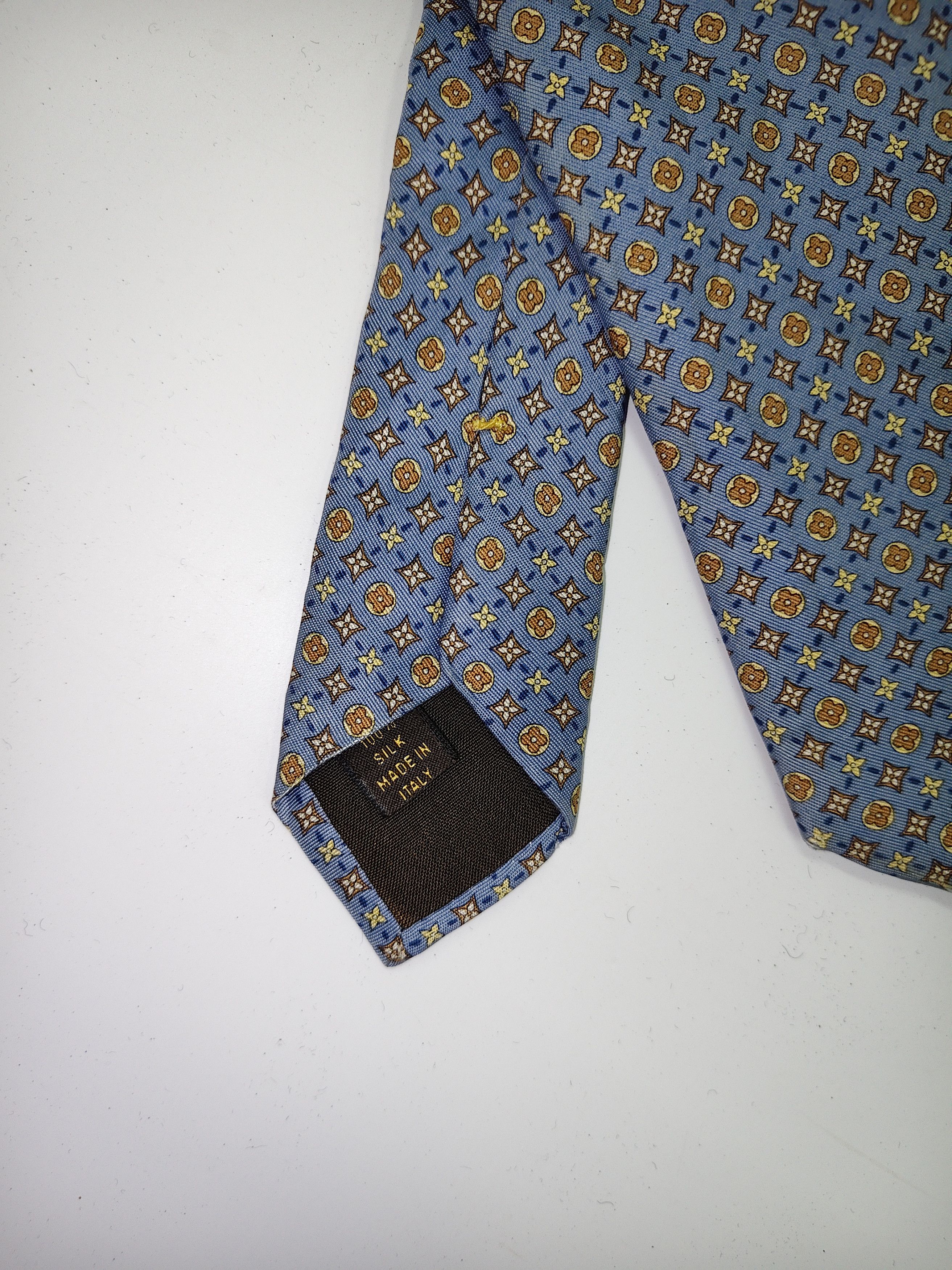 Louis Vuitton Louis Vuitton Silk Made in Italy Size ONE SIZE - 5 Thumbnail