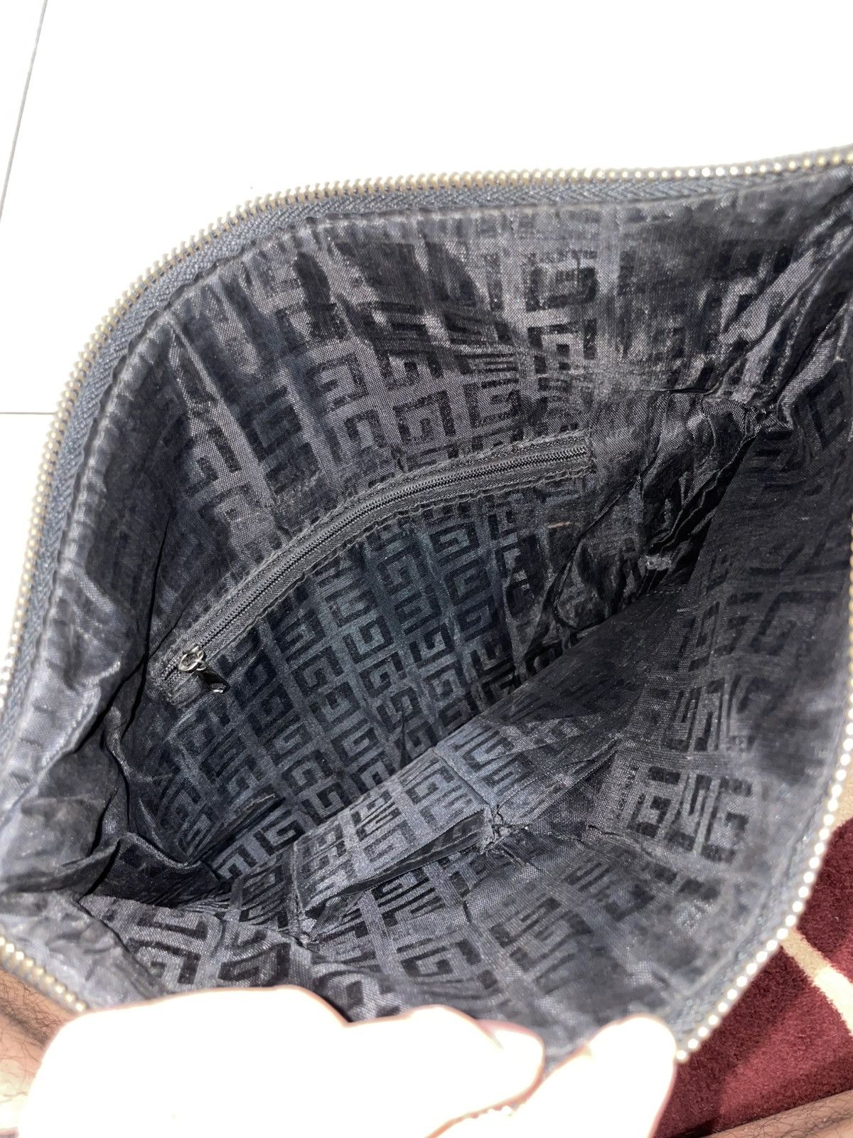 Givenchy Givenchy parfume bag leather Size ONE SIZE - 9 Thumbnail