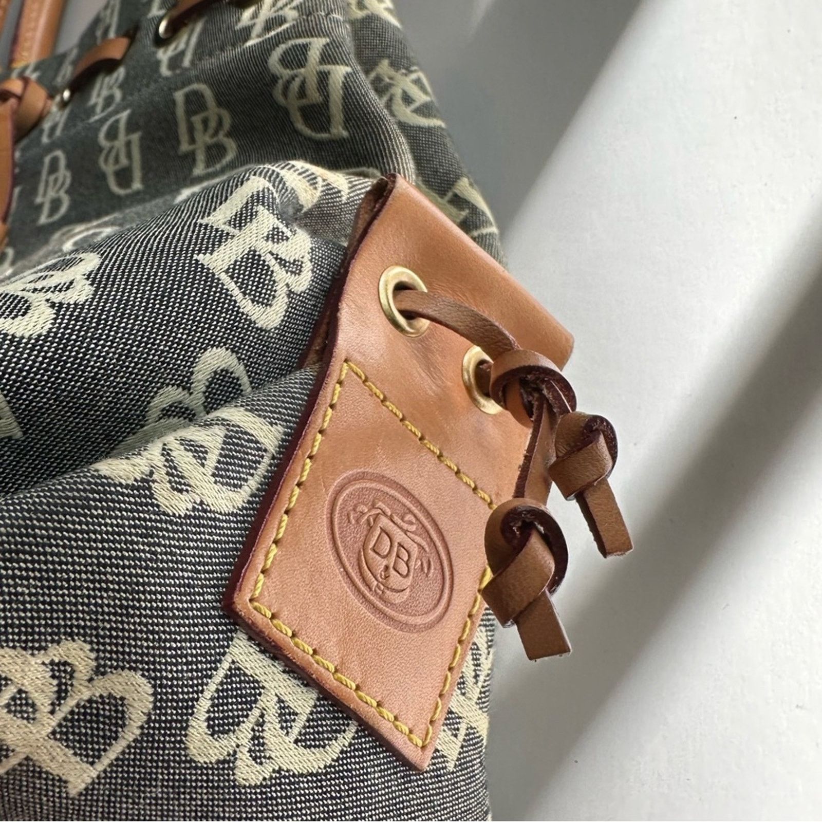 Dooney & Bourke Vintage Dooney & Bourke Authentic Tulip Tassel Tote Bag Size ONE SIZE - 13 Thumbnail