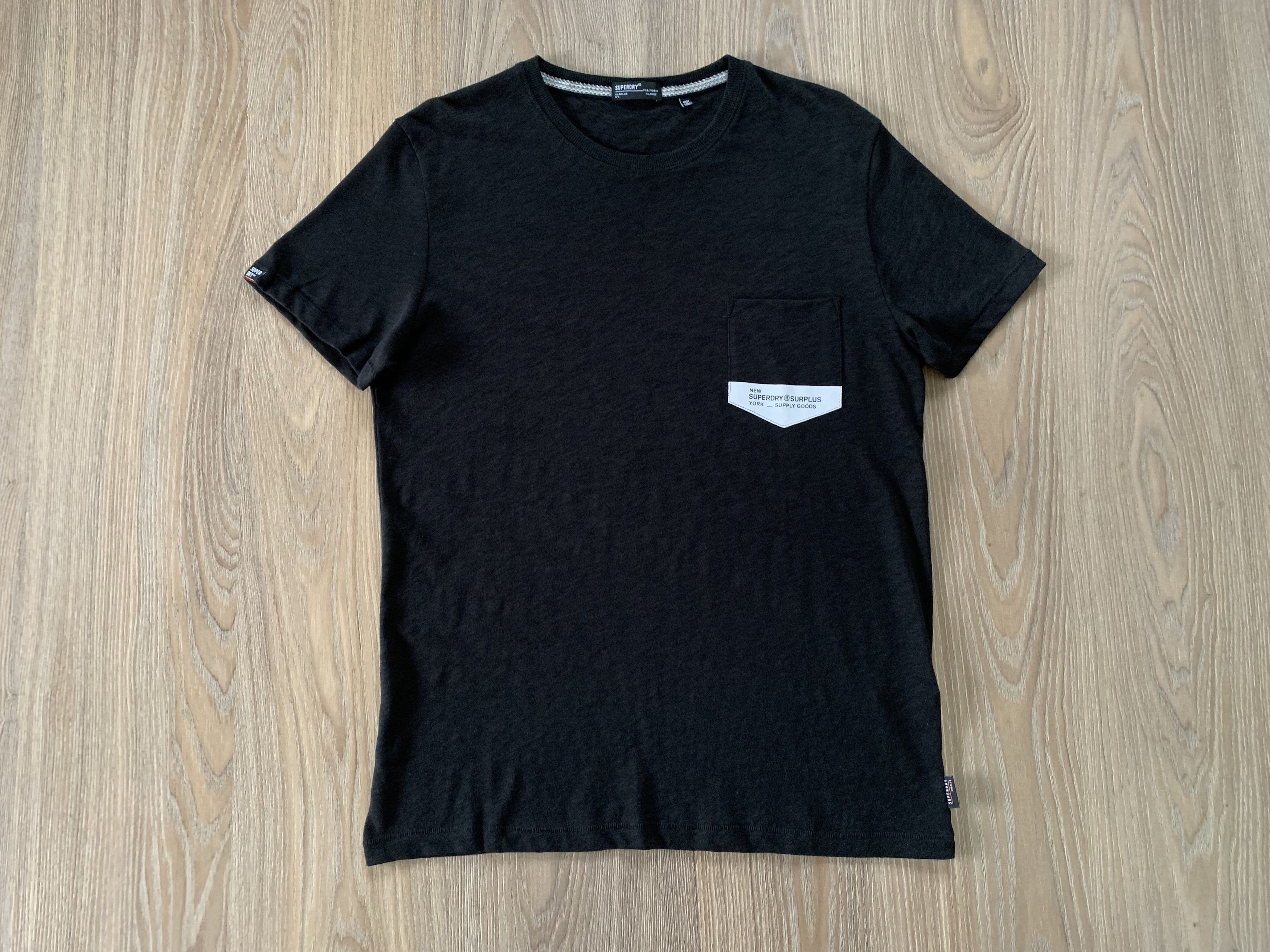 Japanese Brand × Superdry Superdry Black Cotton Pocket T Shirt Size US XL / EU 56 / 4 - 2 Thumbnail
