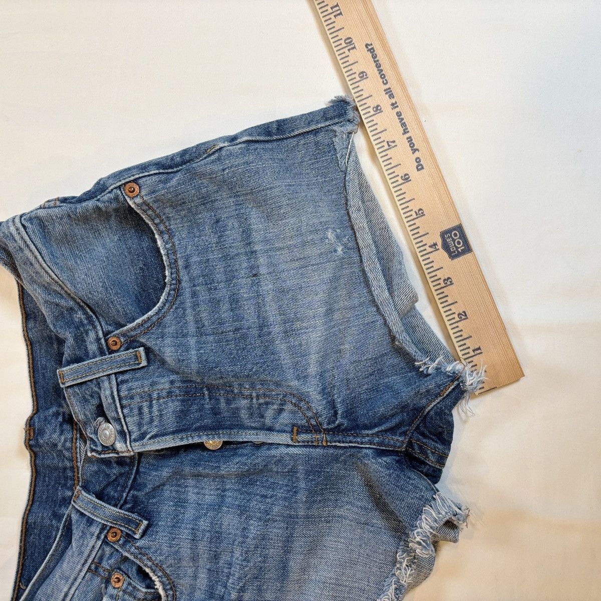 Levi's Vintage Clothing Levi's Vintage 501 High Rise Cut-Off Shorts Light Wash - 24 Size 24" / US 00 / IT 34 - 8 Thumbnail