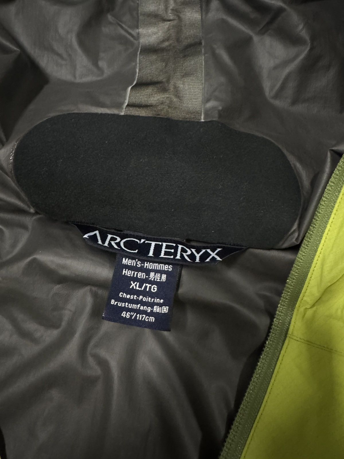 Arc'teryx Arc'teryx GORE-TEX Paclite Jacket Size XL Bright Citron/Lime Size US XL / EU 56 / 4 - 6 Thumbnail