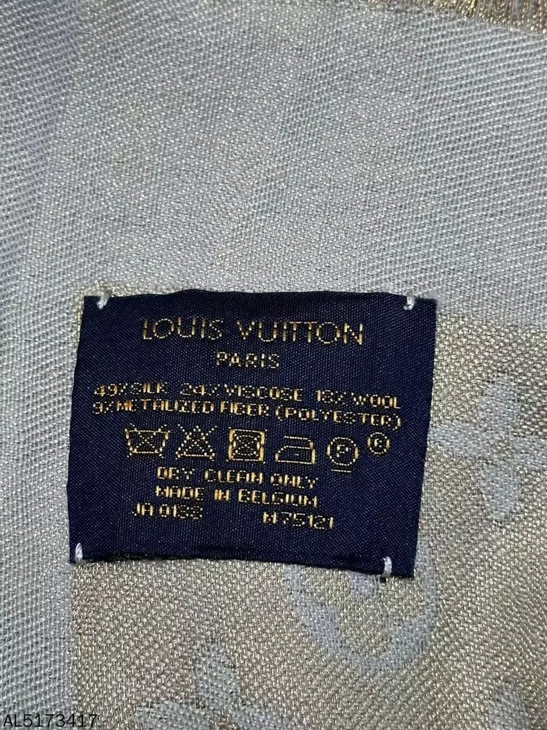 Louis Vuitton Louis Vuitton Printed Silk Scarf -2505 Size ONE SIZE - 4 Thumbnail