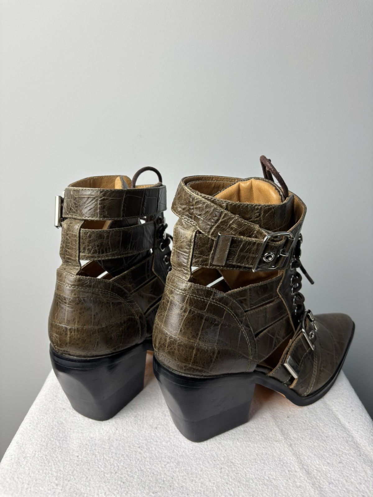 Designer Vintage Italian REAL leather belted boots Chloe style Size US 8.5 / IT 38.5 - 3 Thumbnail