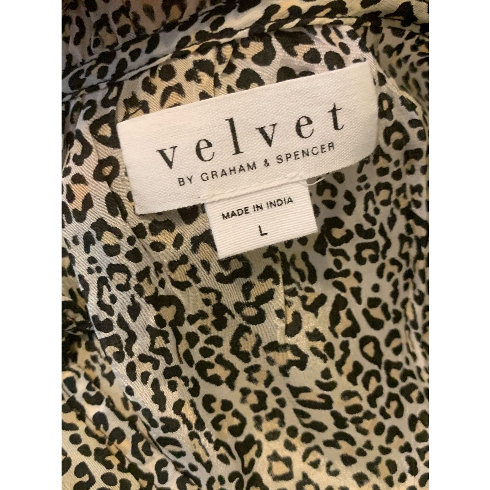 Velvet Velvet by Graham & Spencer Leopard Printed Blouse size Large Size L / US 10 / IT 46 - 3 Thumbnail