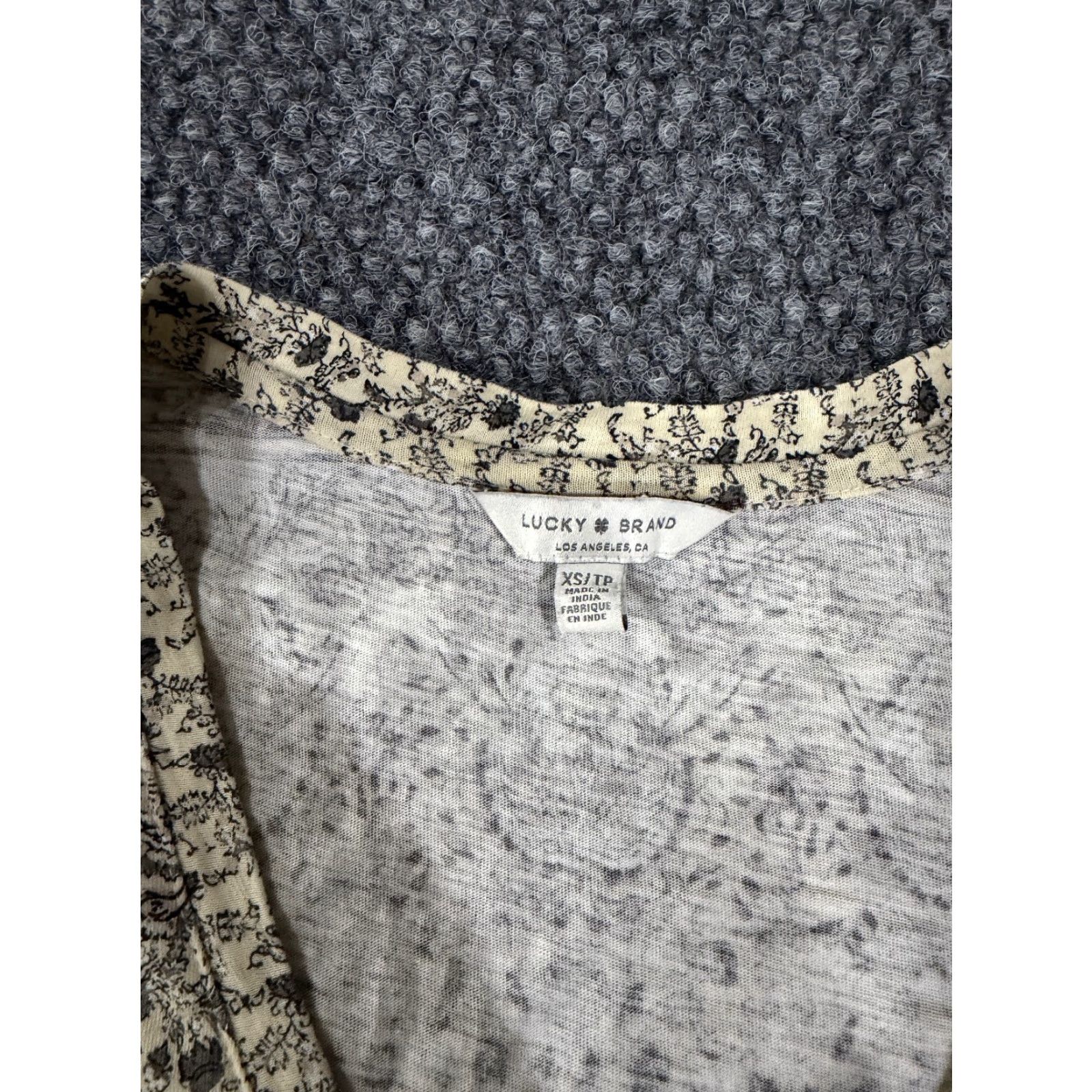 Lucky Brand Lucky Brand Blouse Shirt Womens XS Beige Black Floral Paisley Short Sleeve Boho Tunic V-Neck Lightweight Casual Regular Cotton Modal Rayon Modern Size XS / US 0-2 / IT 36-38 - 3 Thumbnail