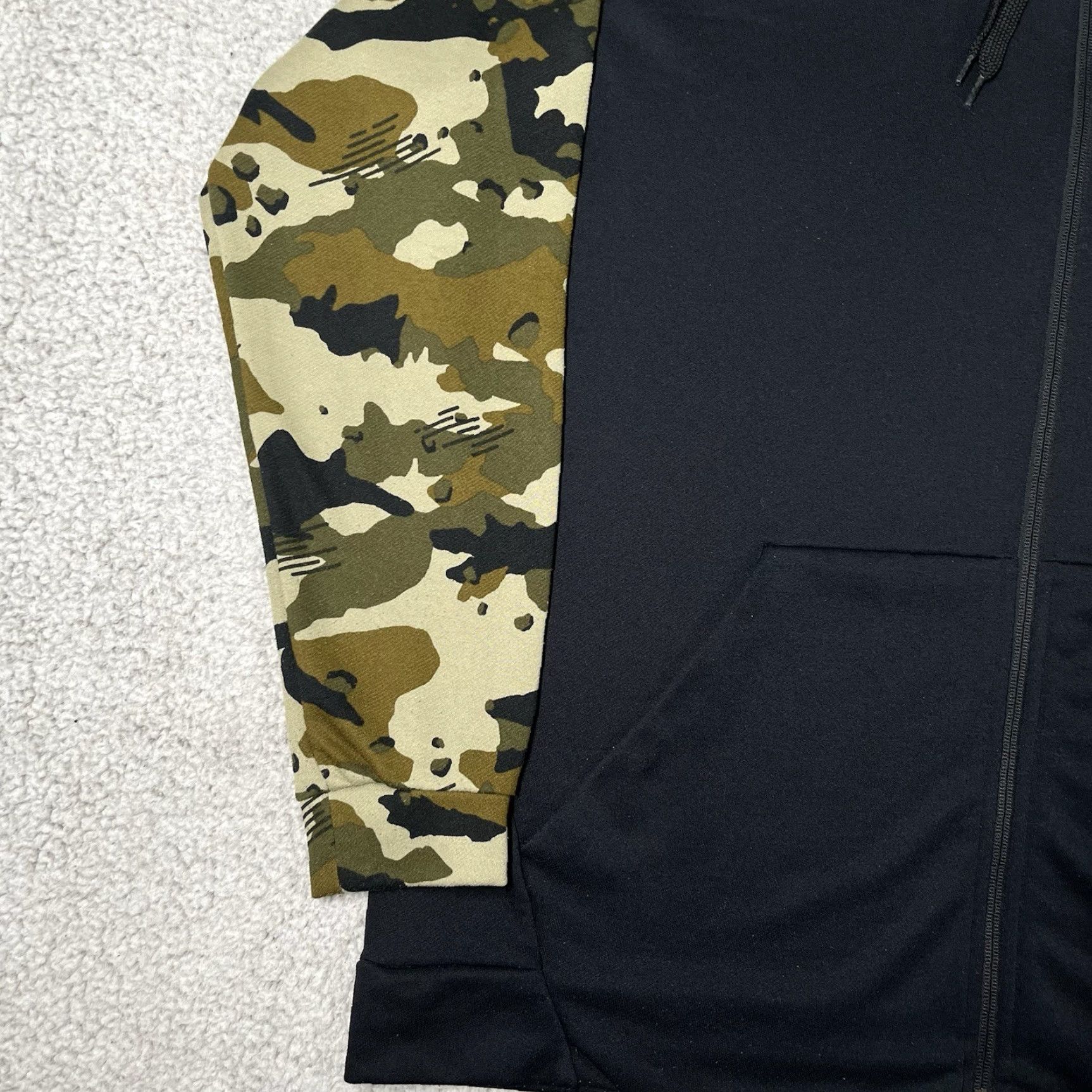 Nike Nike Hoodie Mens 2XL Full Zip Camouflage Dri-Fit Athletic Performance Outdoor Size US XXL / EU 58 / 5 - 7 Thumbnail