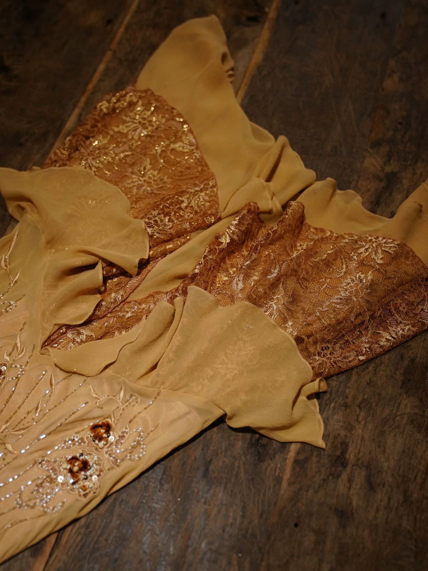 Vintage Vintage Silk Lace Beaded Open Back Fishtail Apricot Dress Size M / US 6-8 / IT 42-44 - 9 Thumbnail